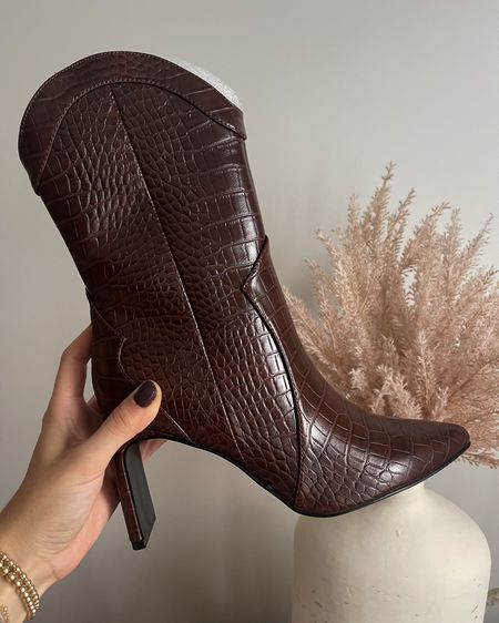Fall Brown Leather Crocodile Boots 

#LTKunder100 #LTKshoecrush #LTKSeasonal