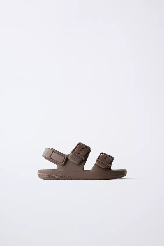 RUBBERIZED BUCKLED SANDALS | Zara US