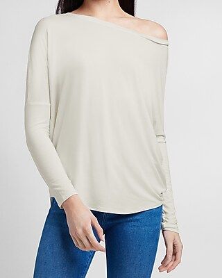 Relaxed Off The Shoulder London Tee | Express