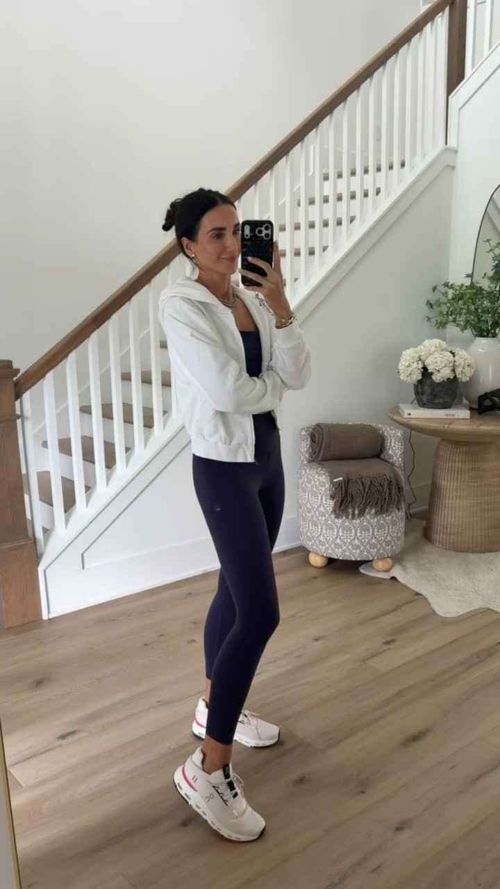 Vuori workout set + hoodie.