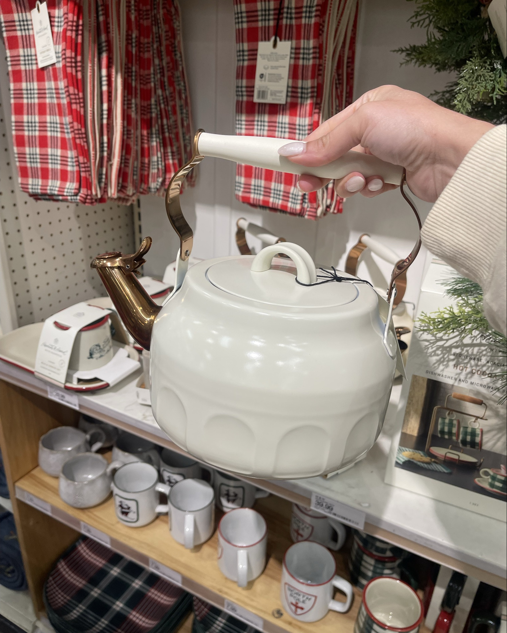 The most beautiful and affordable teapot from Target 

Teapot with Copper Accents  - Hearth & Hand™ with Magnolia


#LTKHoliday #LTKSaleAlert #LTKHome