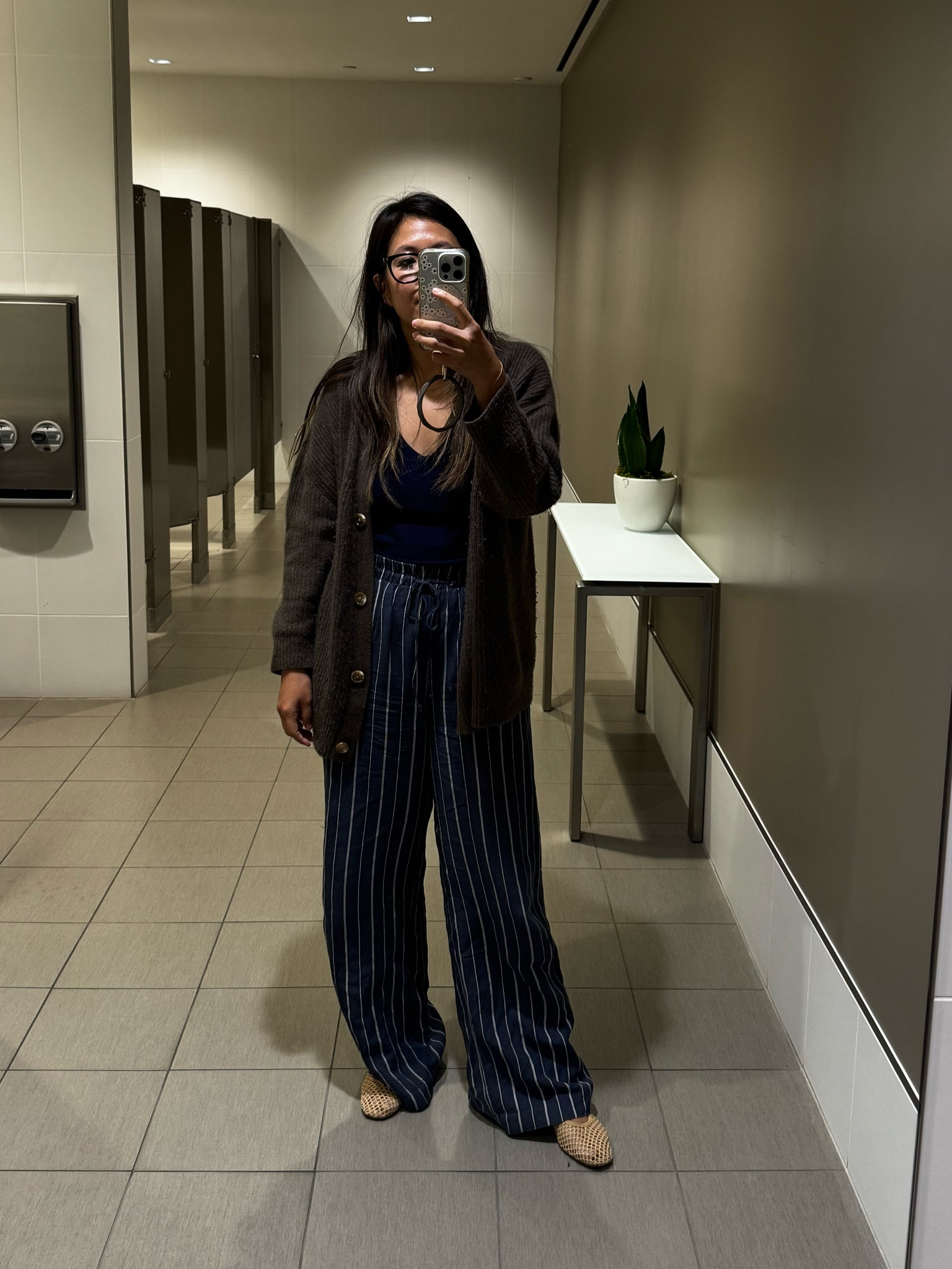 Brown &amp; navy combo for work  

#LTKWorkwear #LTKFindsUnder100 #LTKSeasonal