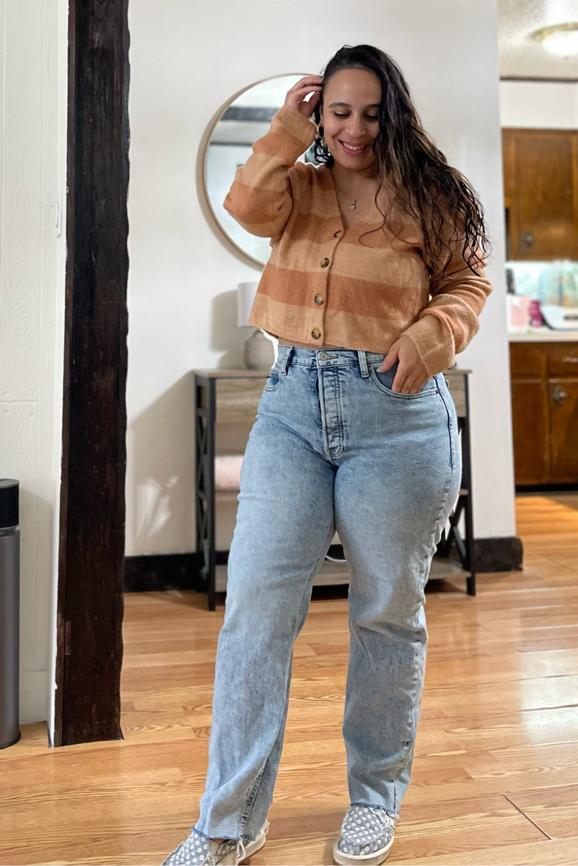 Day 1 of 10 — transitional outfits from winter to spring 🌸 Old navy jeans, billabong cardigan and sanuk sandals. 

Practical but comfy and ready for the day if you’re on the go! 

Items or similar styles linked 🫶🏼

#oldnavy #denim #billabong #cardigan #sweater #springoutfits #transitionalwear #sanuk #ltkstyletip #ltkseasonal #ltkunder100

#LTKsalealert #LTKFind #LTKcurves