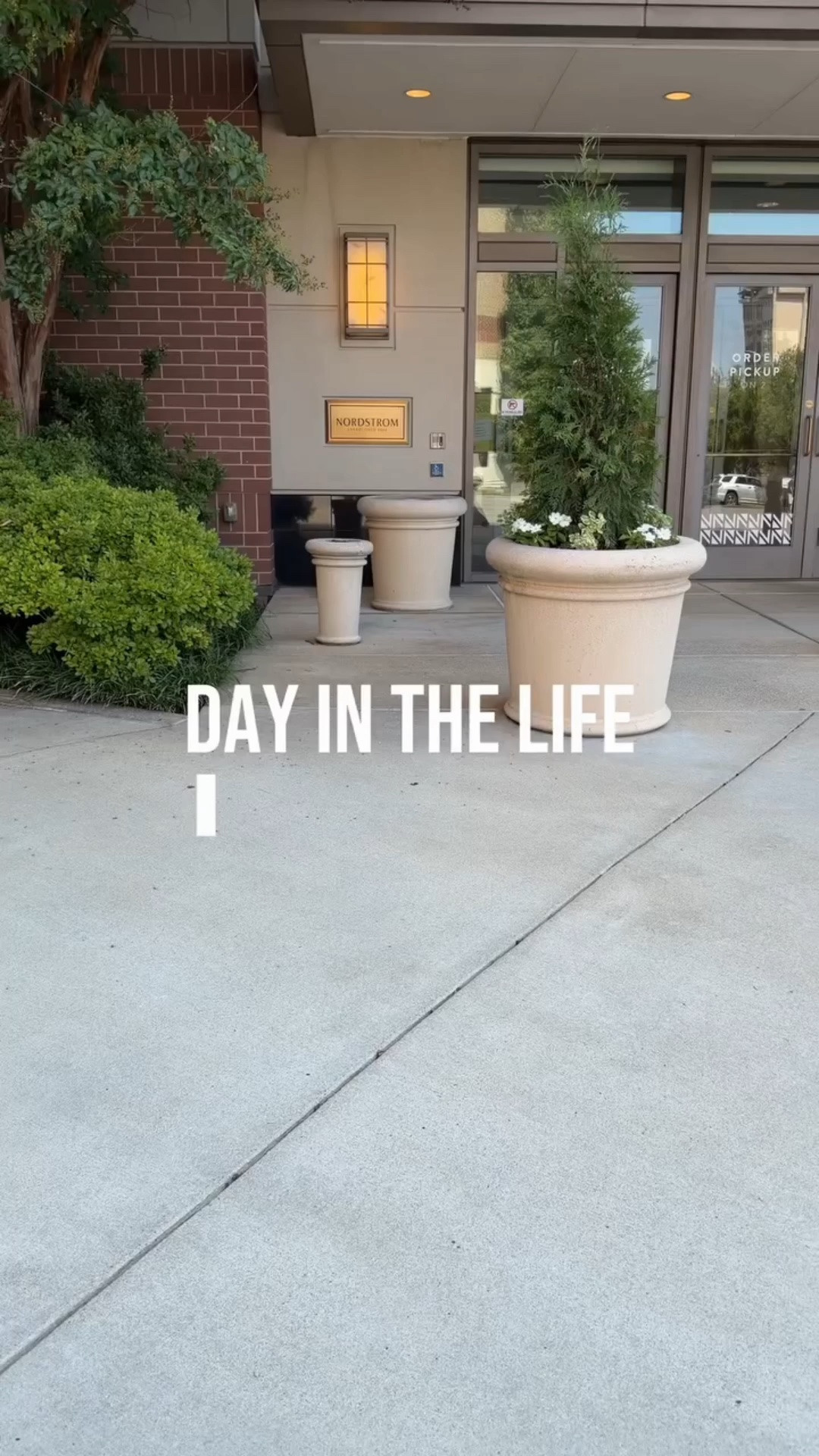 A day in the life of a personal stylist 👔☕ Walk in, coffee run, dressing room setup, and showtime. The behind-the-scenes prep is half the job — here's what it actually looks like before a client even walks through the door.

Save this if you've ever wanted someone to just do this for you ✨

#over40style #styleover40 #dayinthelife #personalstylist #nashvillestylist #effortlessstyle #personalshopping #wardrobestylist #behindthescenes