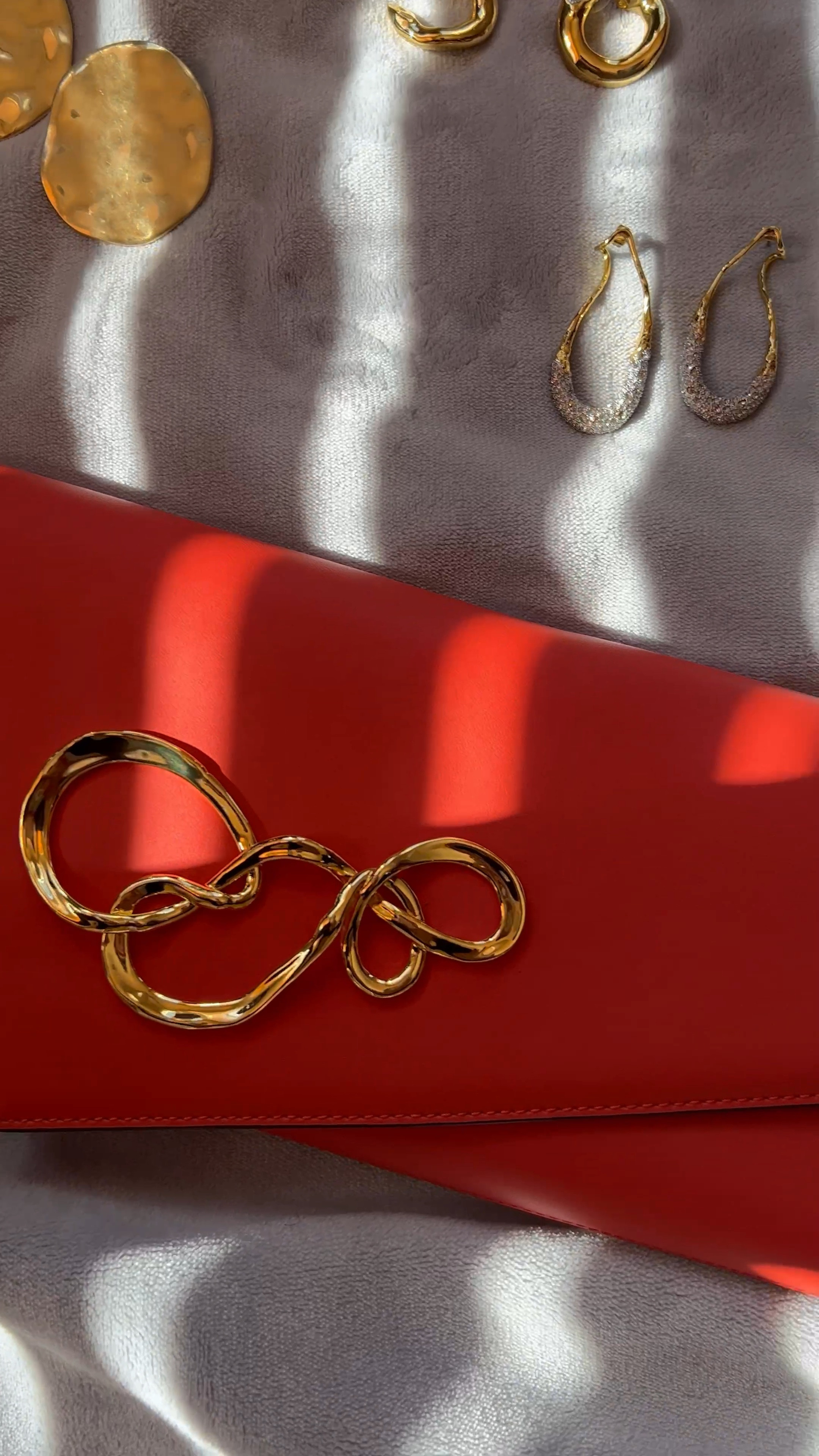 Accessorizing for spring looks 

#LTKSeasonal #LTKstyletip