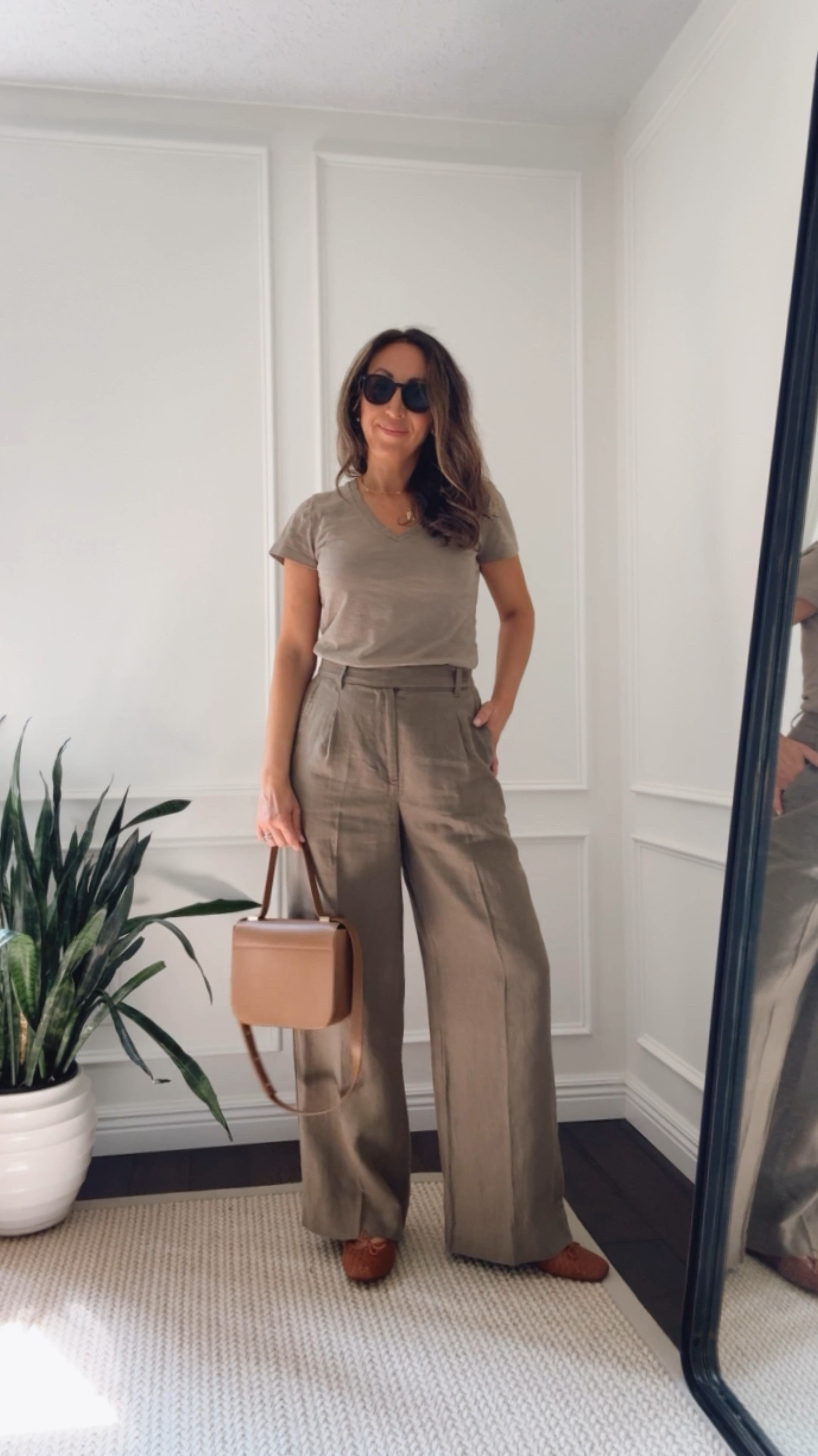 Linen pants in size 4. I have a different color in size 2 - both fit but I slightly like roomier waist. 
Tee in small - comes in ton of colors. 
Flats tts - might need breaking in if you have wide feet. 