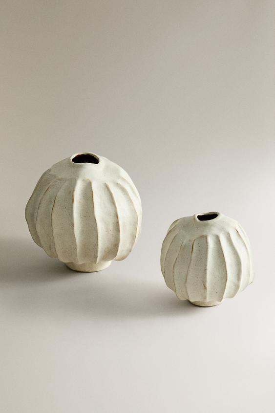 ROUND DECORATIVE CERAMIC VASE | Zara US