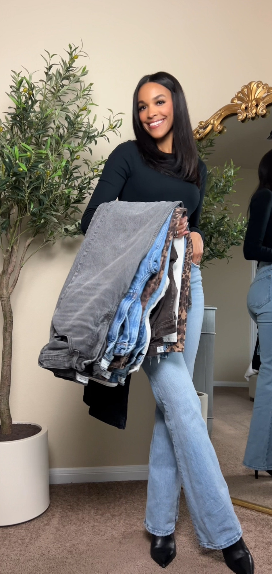 Abercrombie denim 25% off
Wearing a 26L in all except a 25L in the leopard print 
#abercrombie #abecrombiedenim #abercrombiedenimsale

#LTKSaleAlert #LTKStyleTip #LTKSeasonal