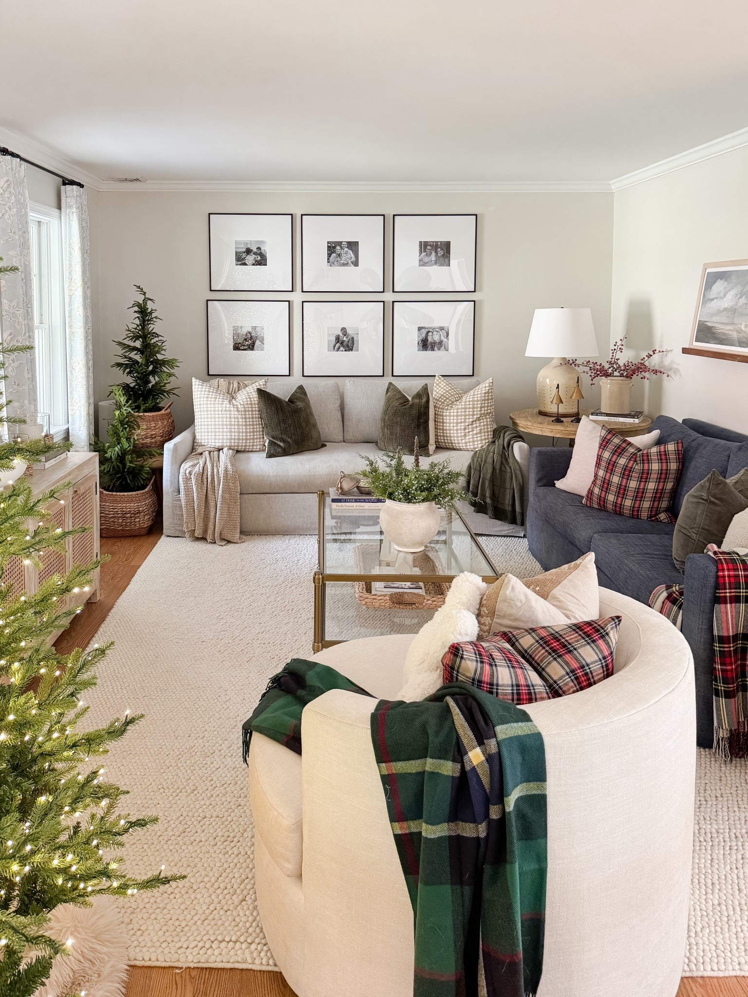 Coastal Living Room 

Holiday living room  Christmas living room styling  Home decor  Home  Home decor  Home favorites  Floral vase   Wall Art  Coastal home  coastal home decor  coffee table 

#LTKFindsUnder50 #LTKHome #LTKHoliday