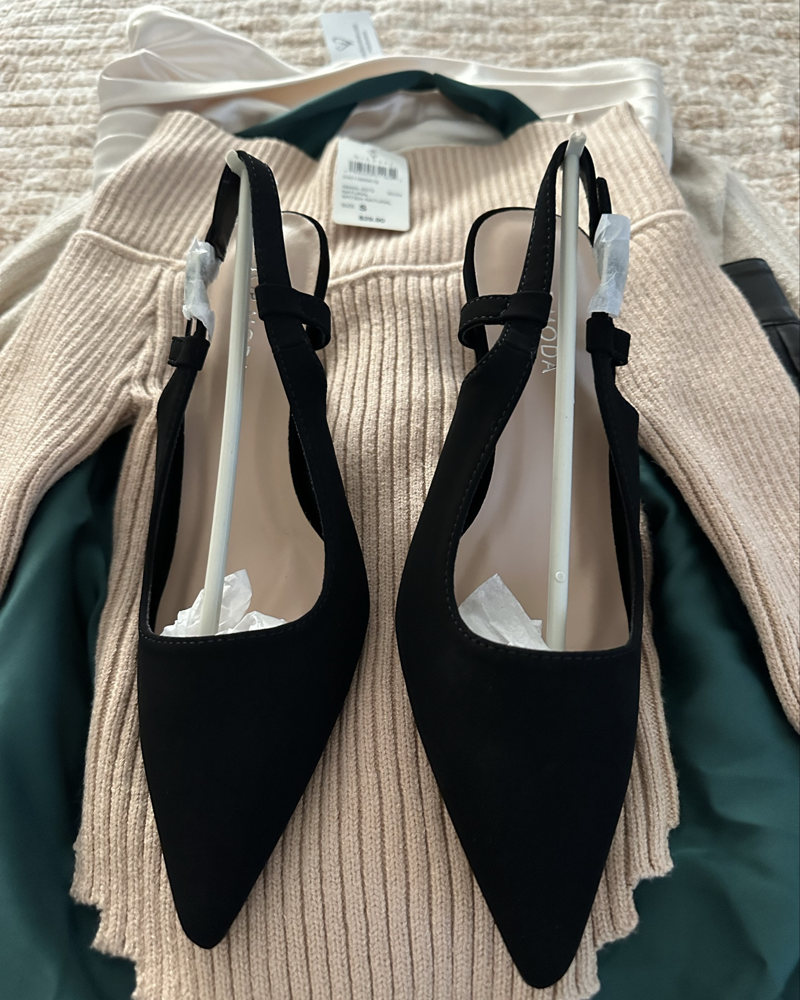 The perfect fall shoes ❤️🖤

#LTKSeasonal #LTKStyleTip #LTKShoeCrush