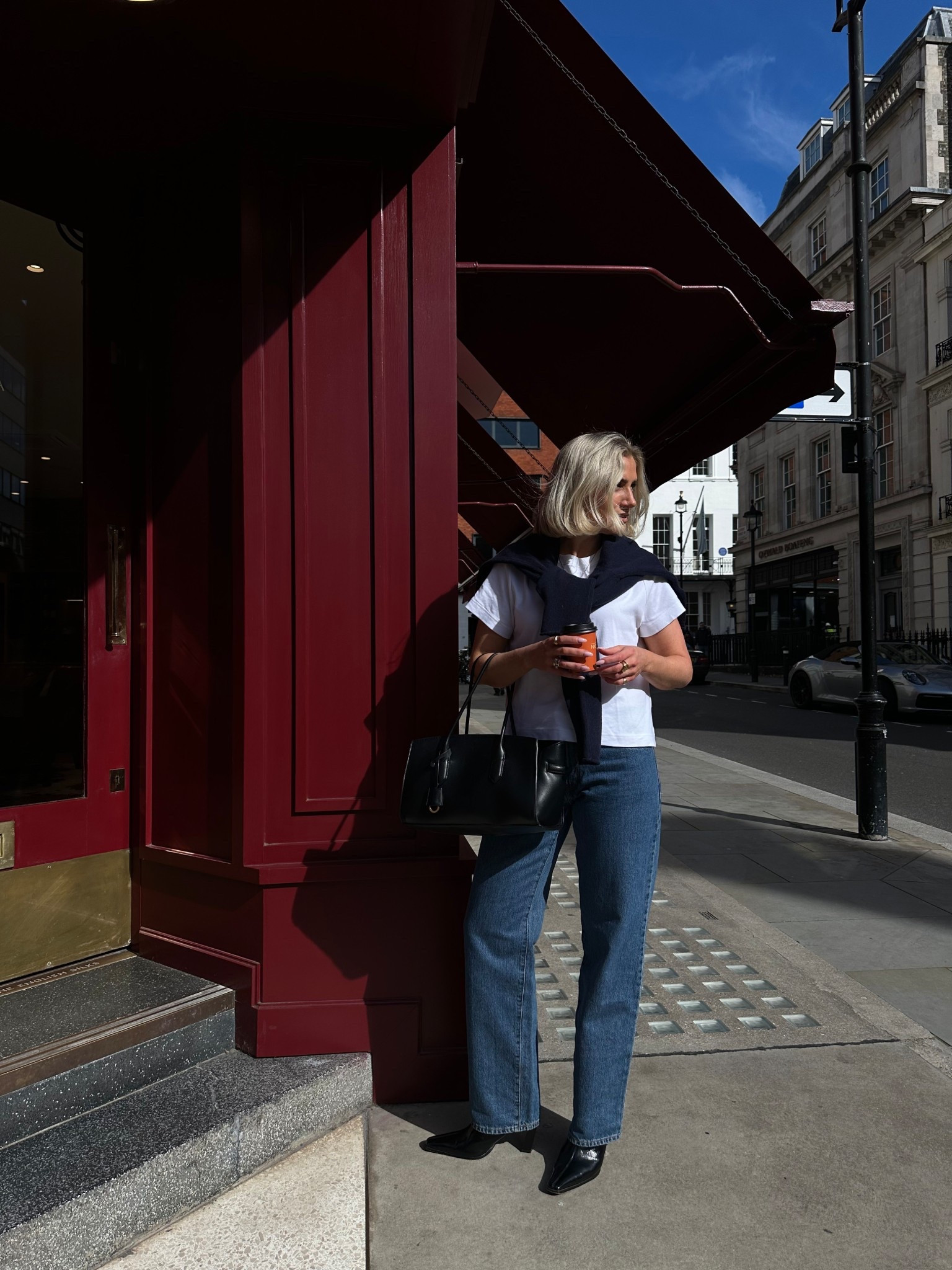 Simple outfits for women
White boxy tee and jeans 
Levi’s straight leg jeans 
Navy v neck jumper 
Spring outfits 


#LTKstyletip #LTKjeans #LTKspring