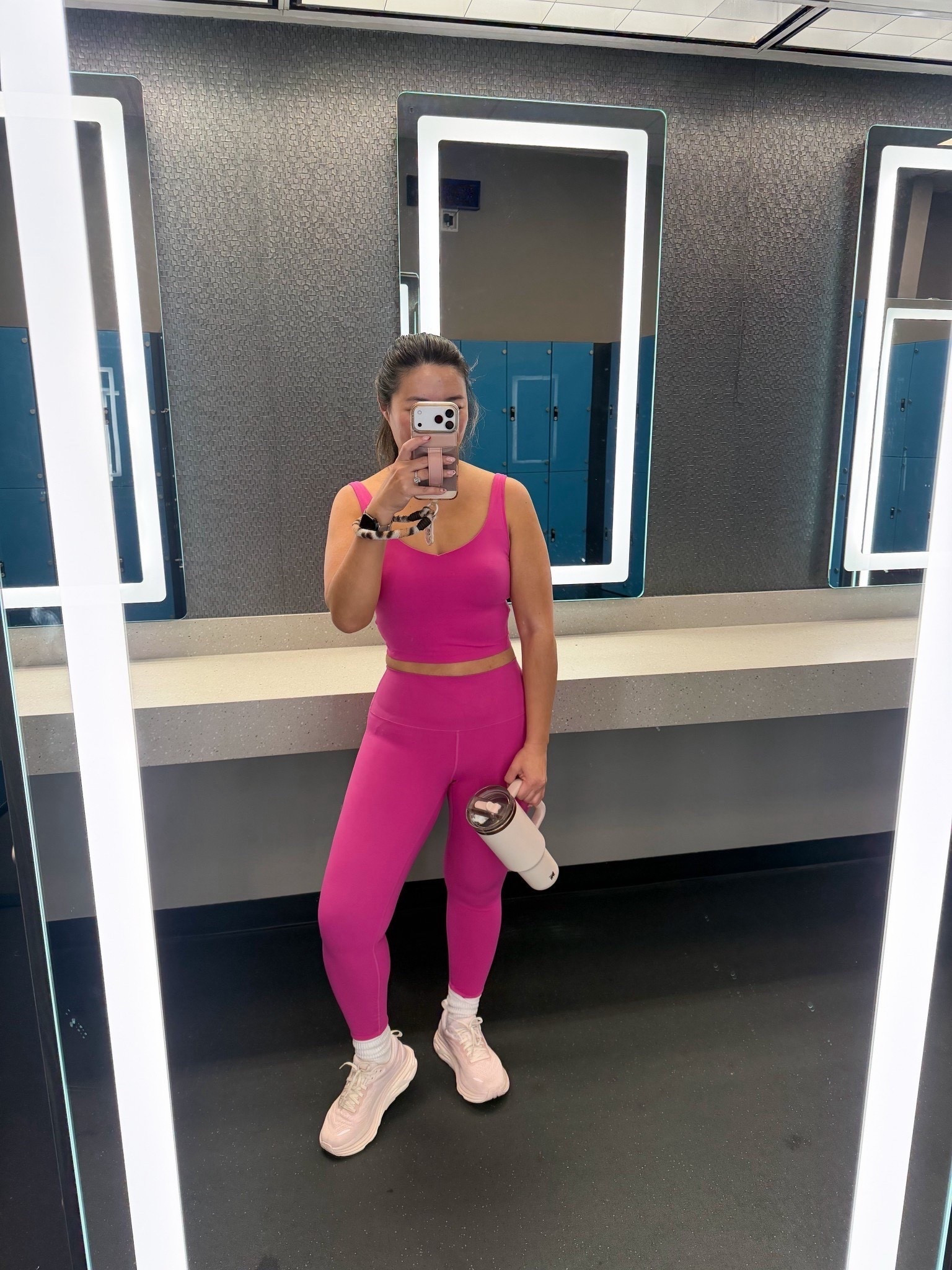 Fave Amazon workout brand that looks and feels like Lululemon. Boujee on a budget workout set.
Size Medium 

Activewear, look for less, workout clothes, leggings, workout tank, Amazon finds 

#LTKActive #LTKSeasonal #LTKootd
