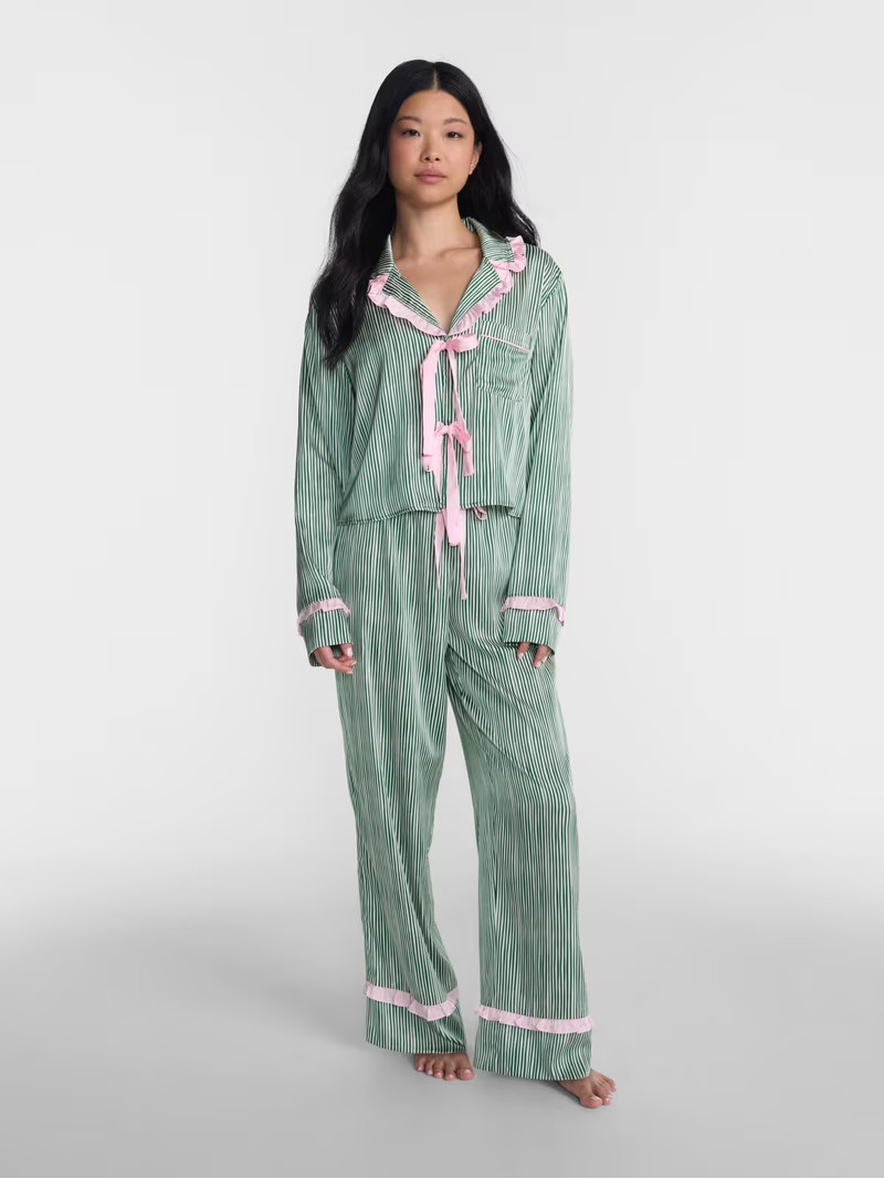No Boundaries Holiday Satin Top and Pants Sleepwear Set, 2 Piece, Women's XS-XXL | Walmart (US)
