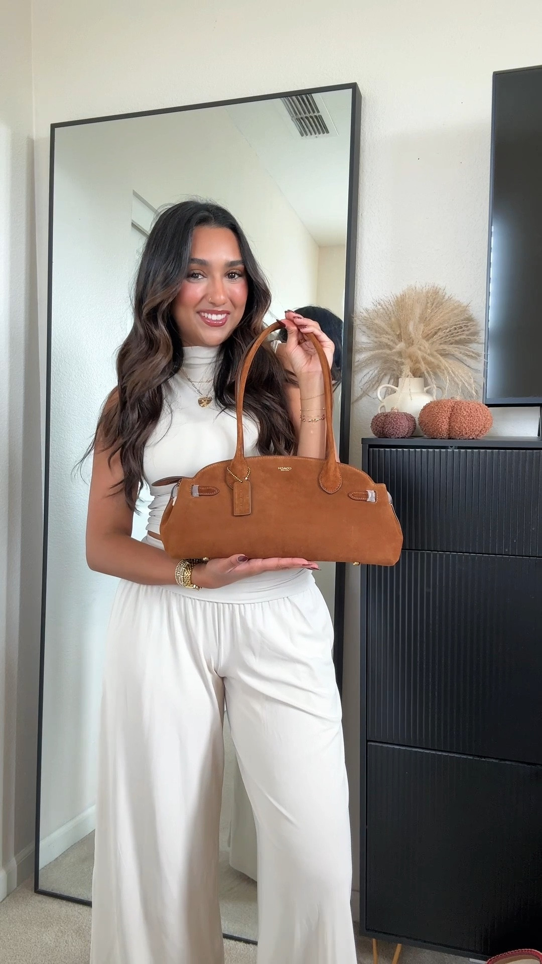 40% off another one of my FAVORITE coach bags!! I’m sure it will sell out fast!:)