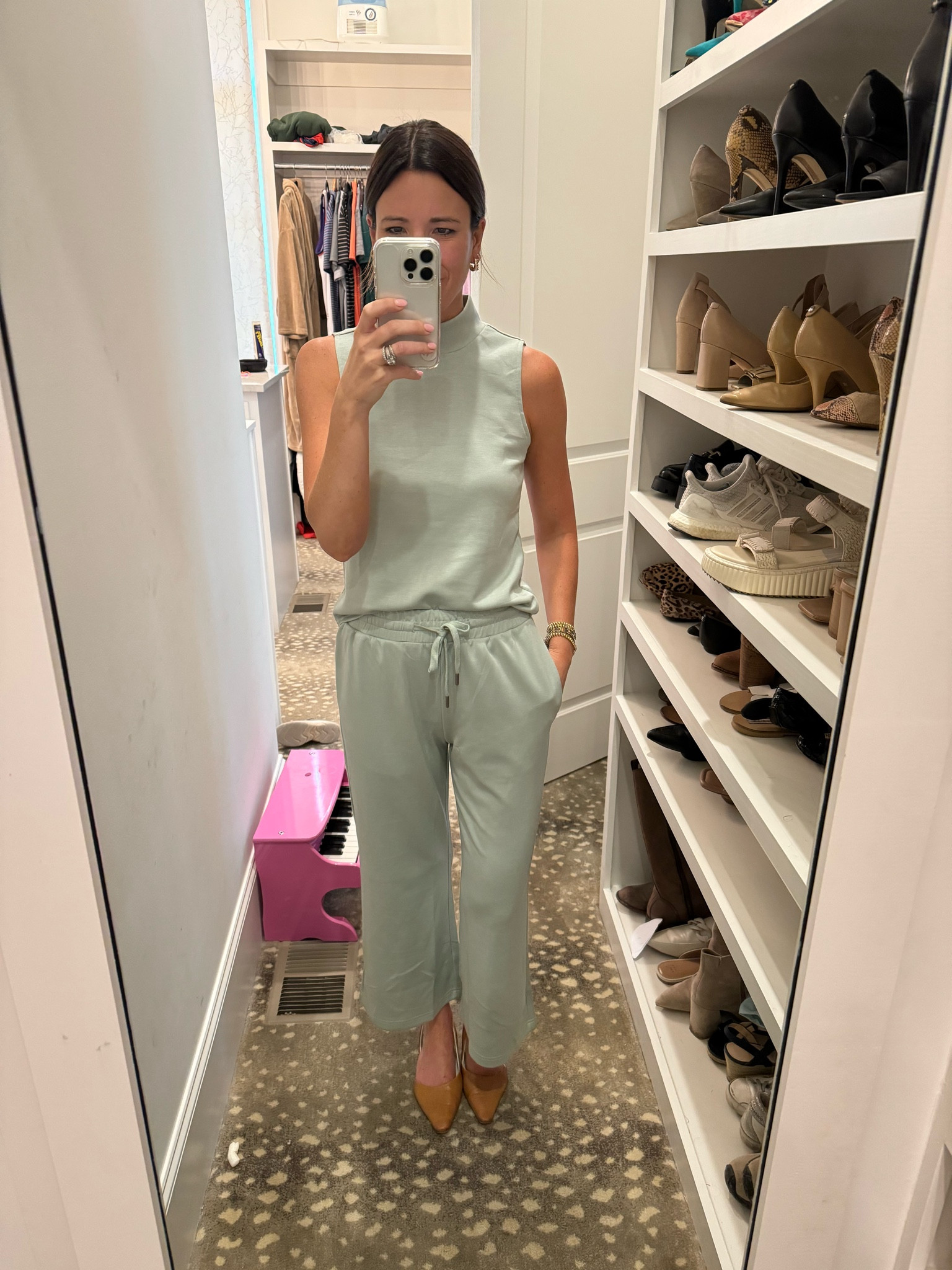 OOTD airport travel style ❤️

#LTKtravel #LTKfindsunder50 #LTKSeasonal