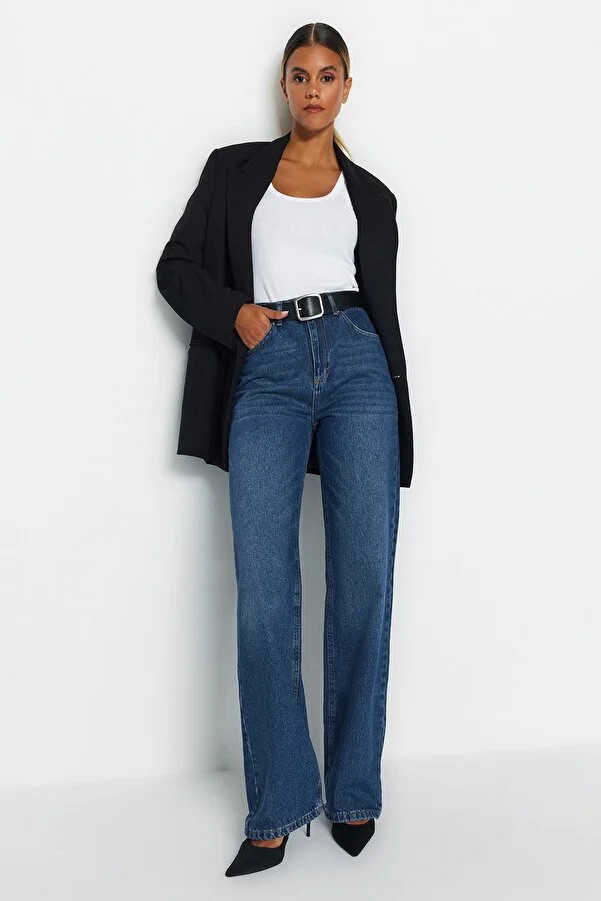 Dunkelblaue Jeans mit hoher Taille und weitem Bein TWOAW24JE00074 | Trendyol DE