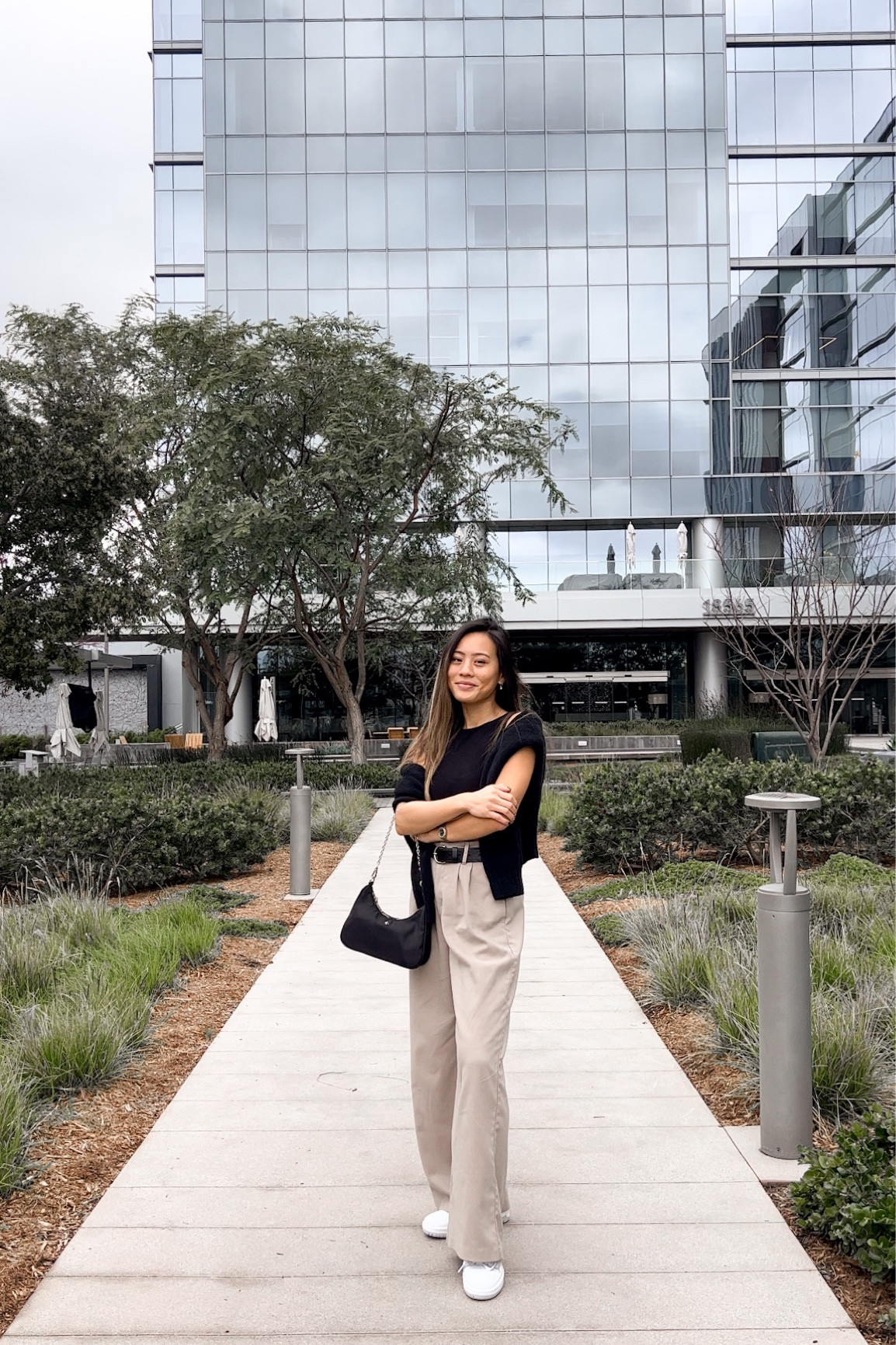 casual outfit, spring outfit, neutral sneakers, minimalist outfit, trousers, oversized sweater

#LTKunder100 #LTKSeasonal