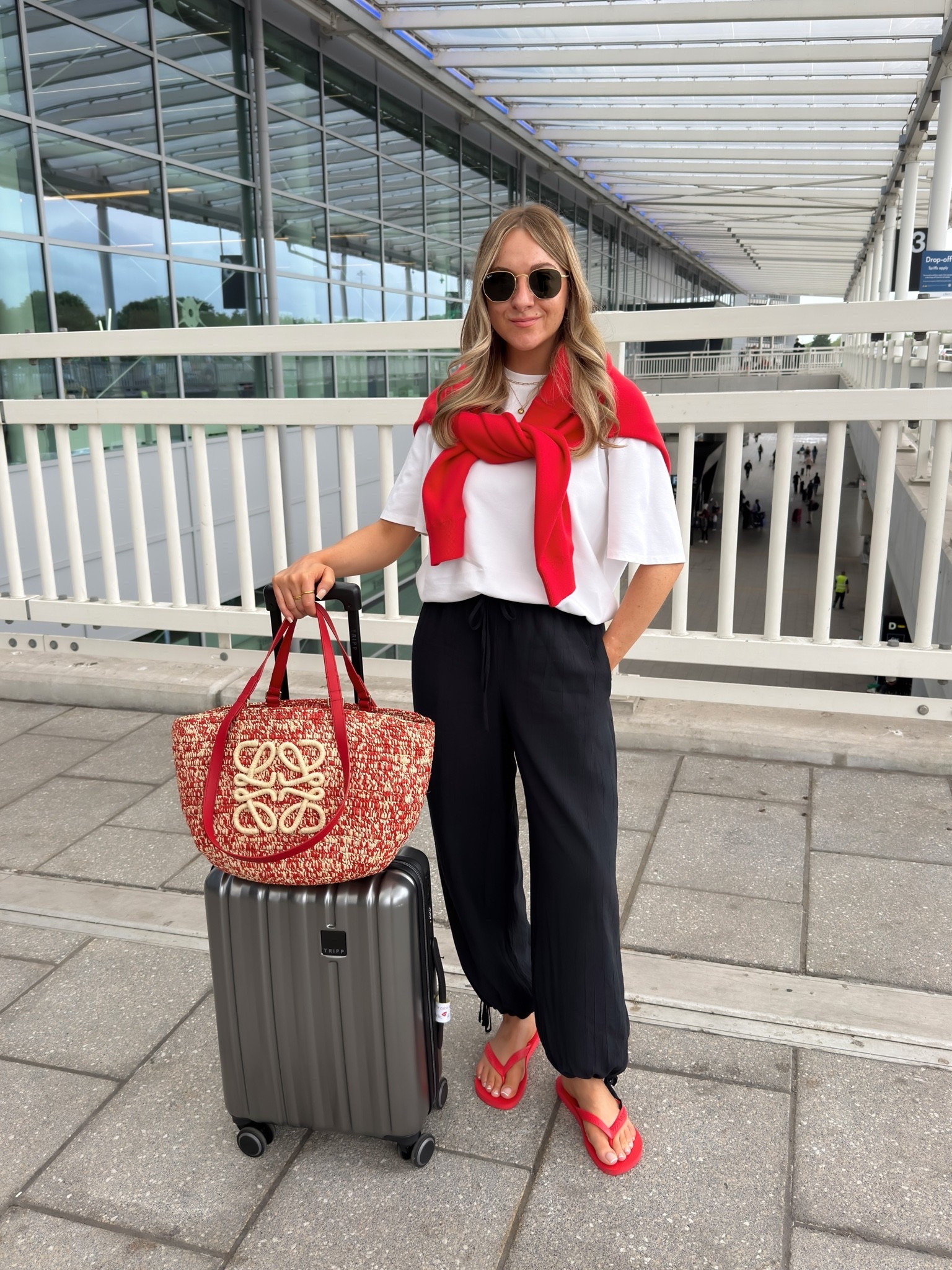 Airport outfit. AFSTACIE for an extra 15% off my trousers.
These @abercrombie trousers are so perfect & comfy for a long haul flight.

Jumper: small
Trousers: xs short 
T-shirt: small

#LTKsummer #LTKtravel #LTKsale