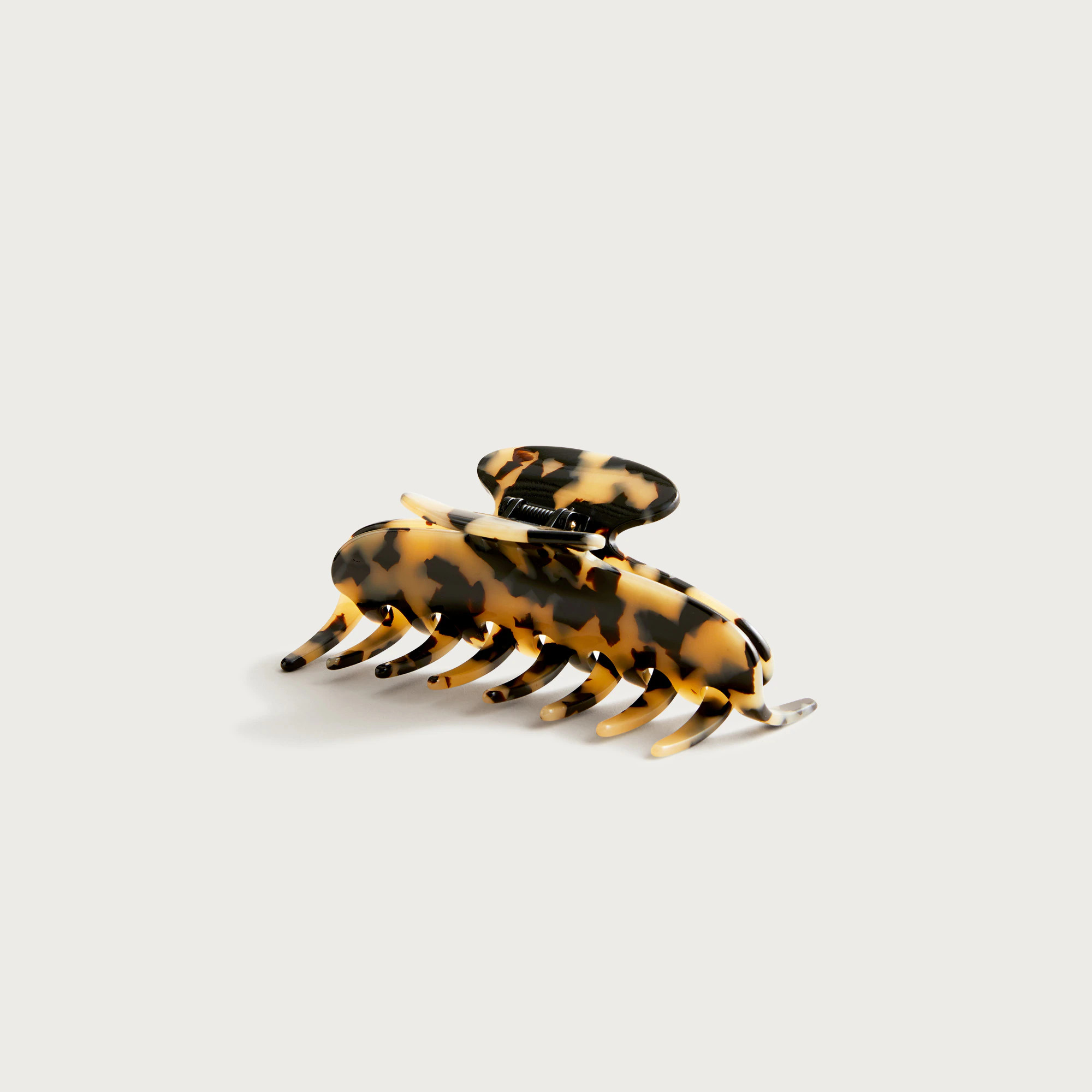 Large claw hair clip in tortoise | J. Crew US