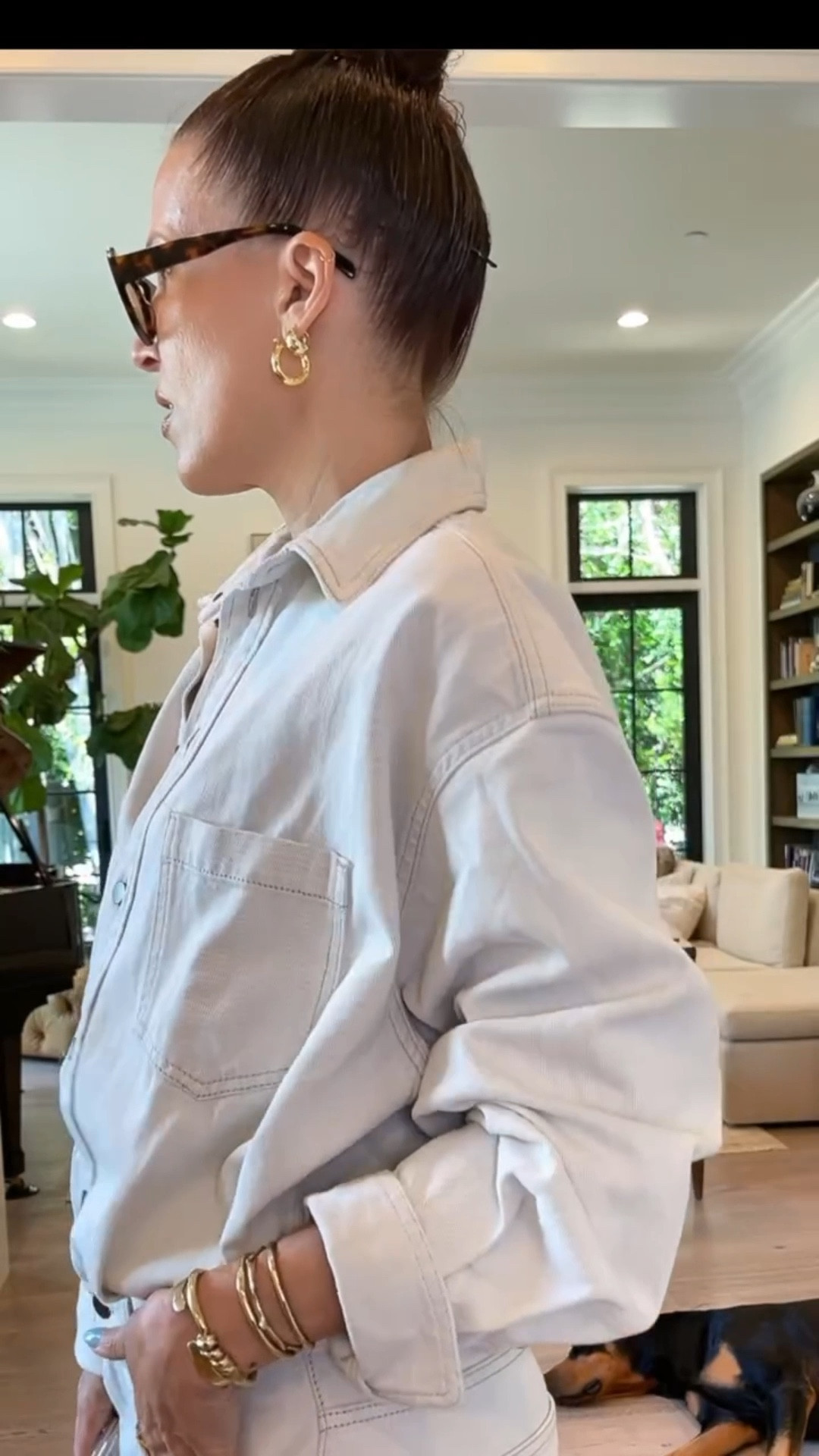 When your outfit screams I put in effort but my hair screams I woke up like this and I’m feeling some grief today. So, It’s all about balance, right? Never underestimate the power of getting dressed for the day and a power SONG to help shift the day! We got this babes!

Jumpsuit @haikureofficial  I’m obsessed!

 #fashioninfluencer #fashioninfluencers #ootds #StyleStruggle #griefjourney #EffortlessVibes #over40style  #stylistsofinstagram 
#styleadvice #styleadviceforwomen #styleadvicedaily #styleoftheday #springoutfitinspo #summeroutfitinspo #springoutfitinspiration #summeroutfitinspiration #springstyle #summerstyle #springstyleinspo #summerstyleinspo #stylistsofinstagram #stylistadvice #ootdtoday #springstyle #summerstyle #fashionover30 #fashionover40