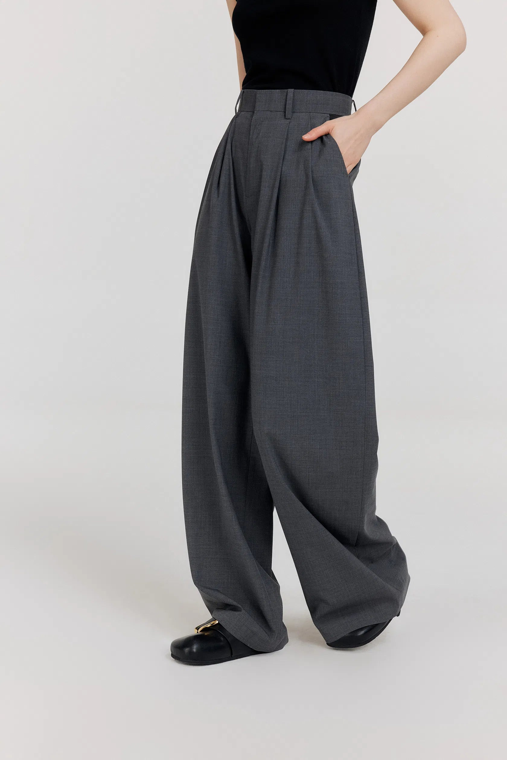 Axel Pleated Pants in Wool Blend | Fabrique