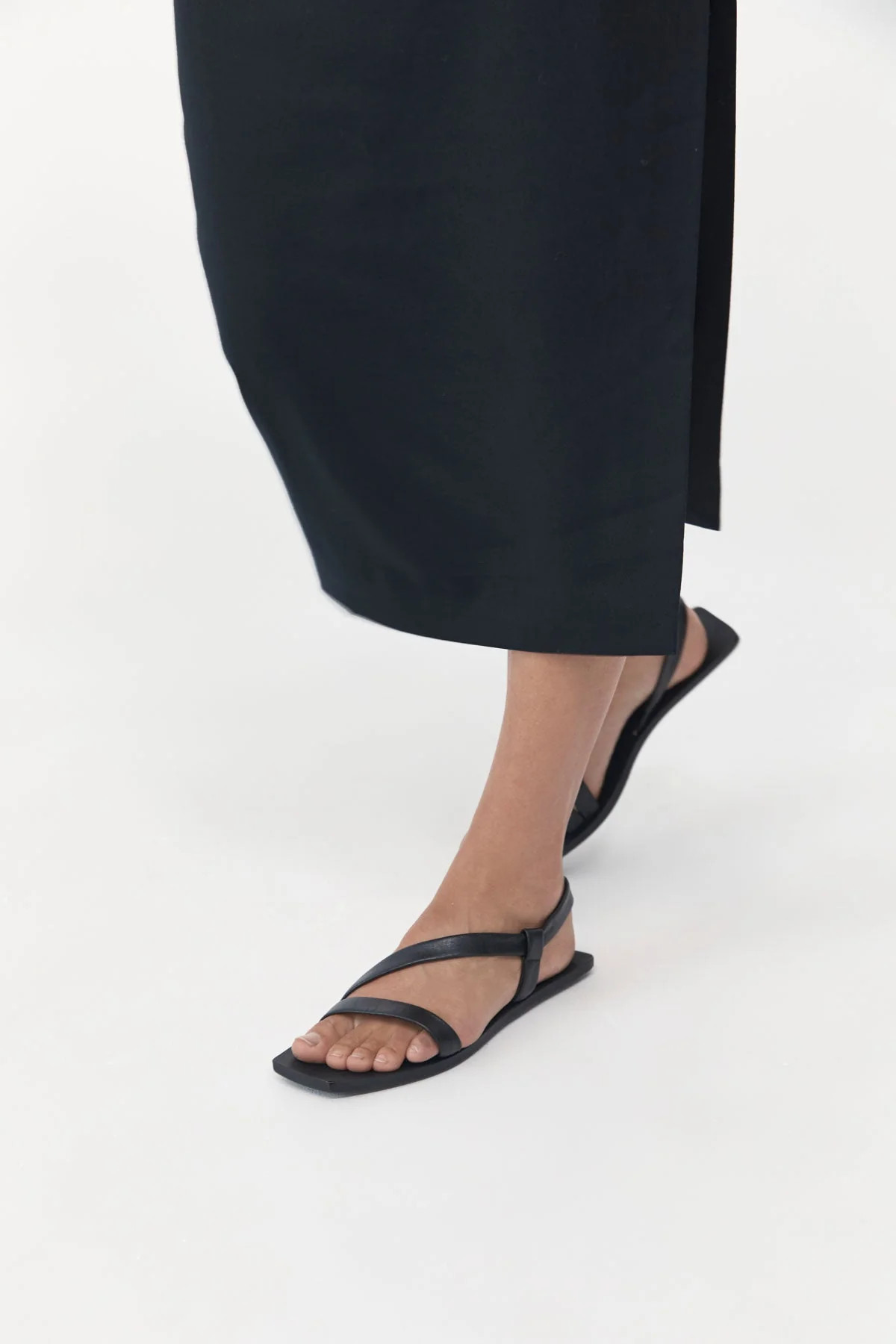 Twist Strap Slide - Black | St. Agni