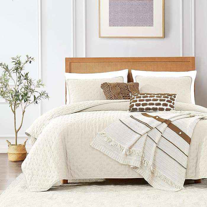 ROARINGWILD Ivory King Size Quilt Bedding Sets with 2 Pillow Shams, Cream Lightweight Soft Bedspr... | Amazon (US)