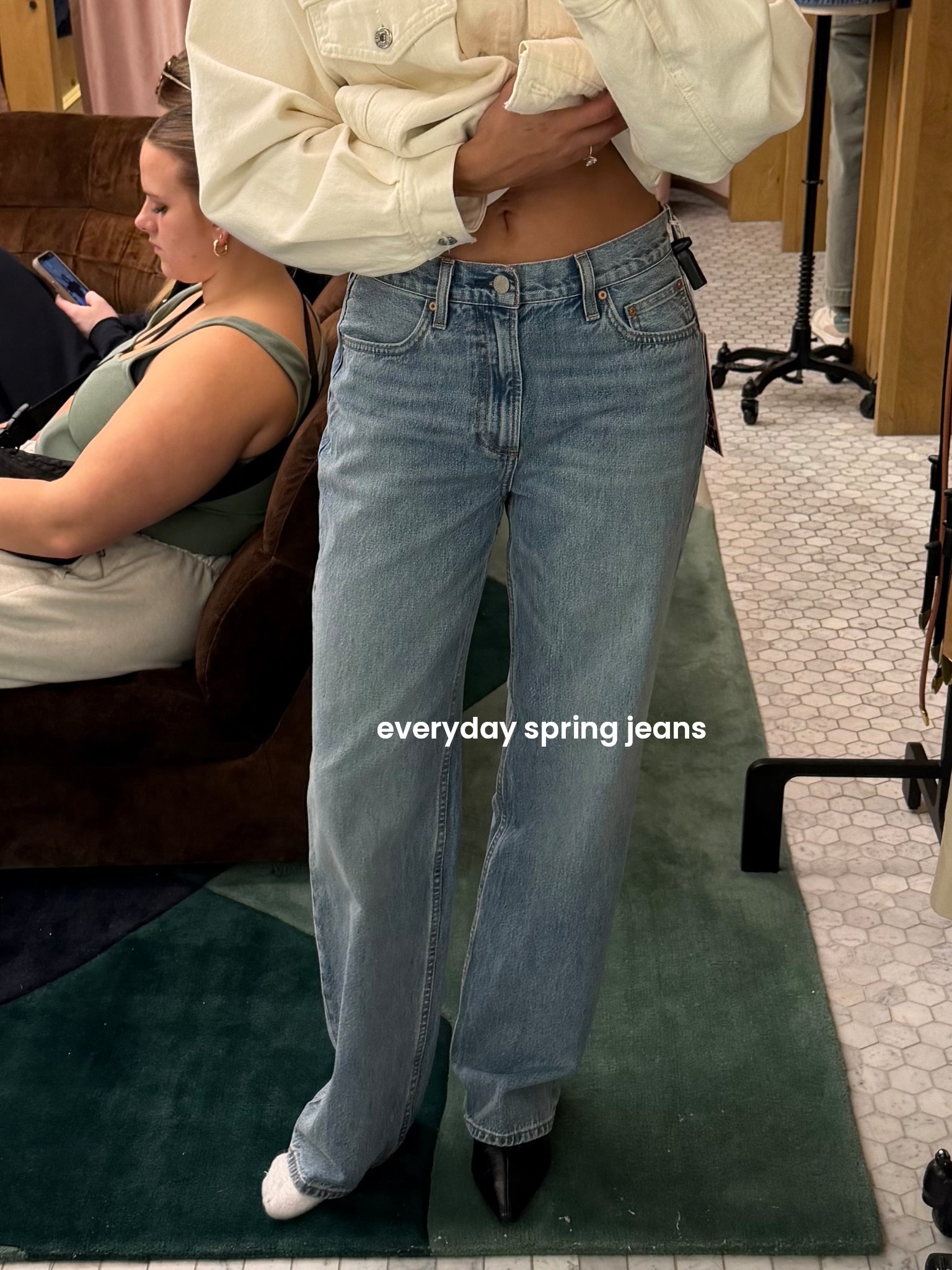 Light wash jeans, Aritzia jean, denim, low rise denim, low rise jeans