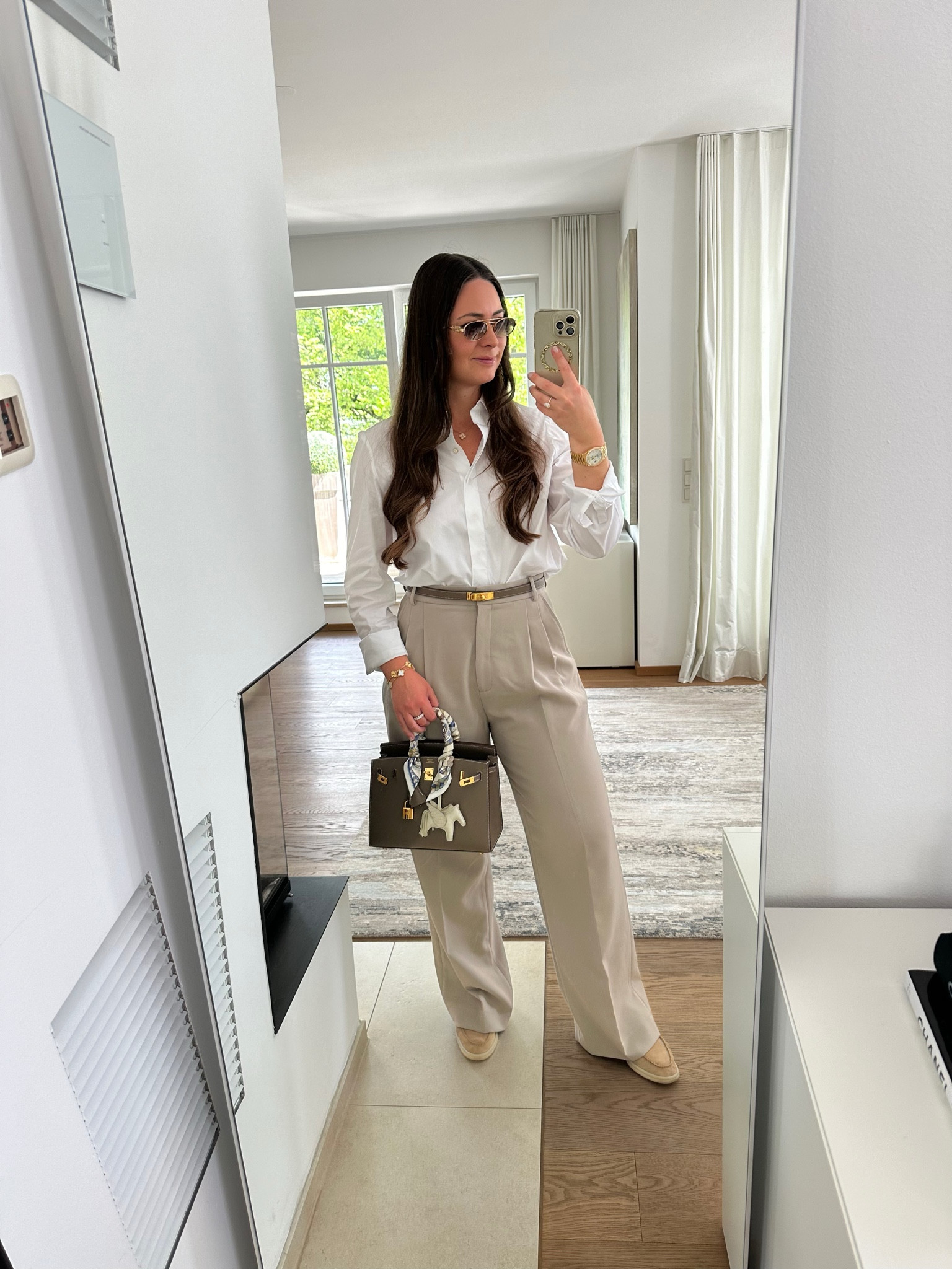 Classic business look 🤍

#elegantehose #weißebluse #weißeshemd #weitehose

#LTKeurope #LTKmidsize #LTKstyletip