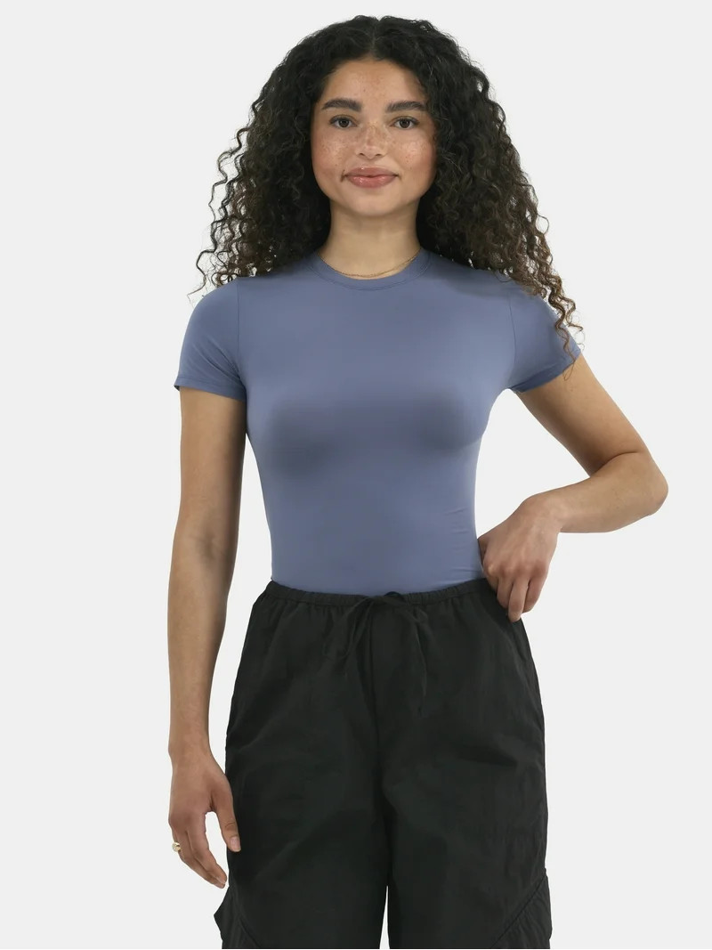 No Boundaries Women's Fit Stretch Short Sleeve T-Shirt, Sizes XS-3XL | Walmart (US)