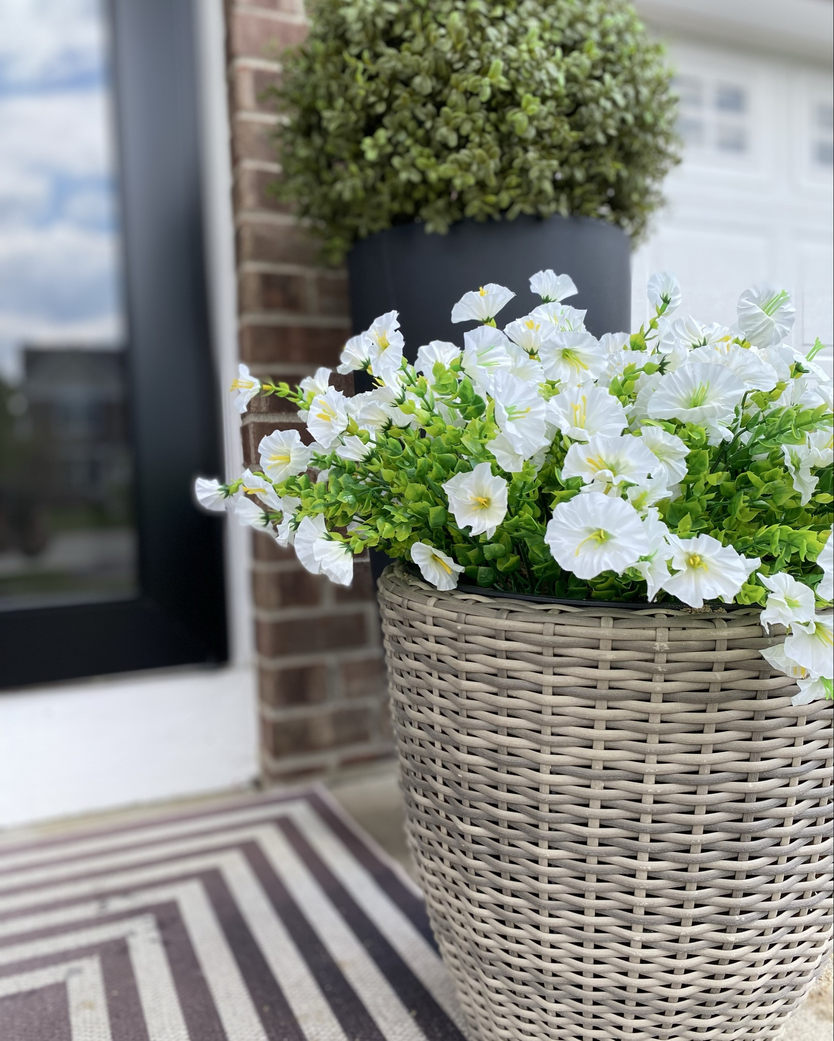 These fake flowers are perfection! They’re so pretty & look so real! 

#LTKdayinmylife #LTKSeasonal #LTKHome