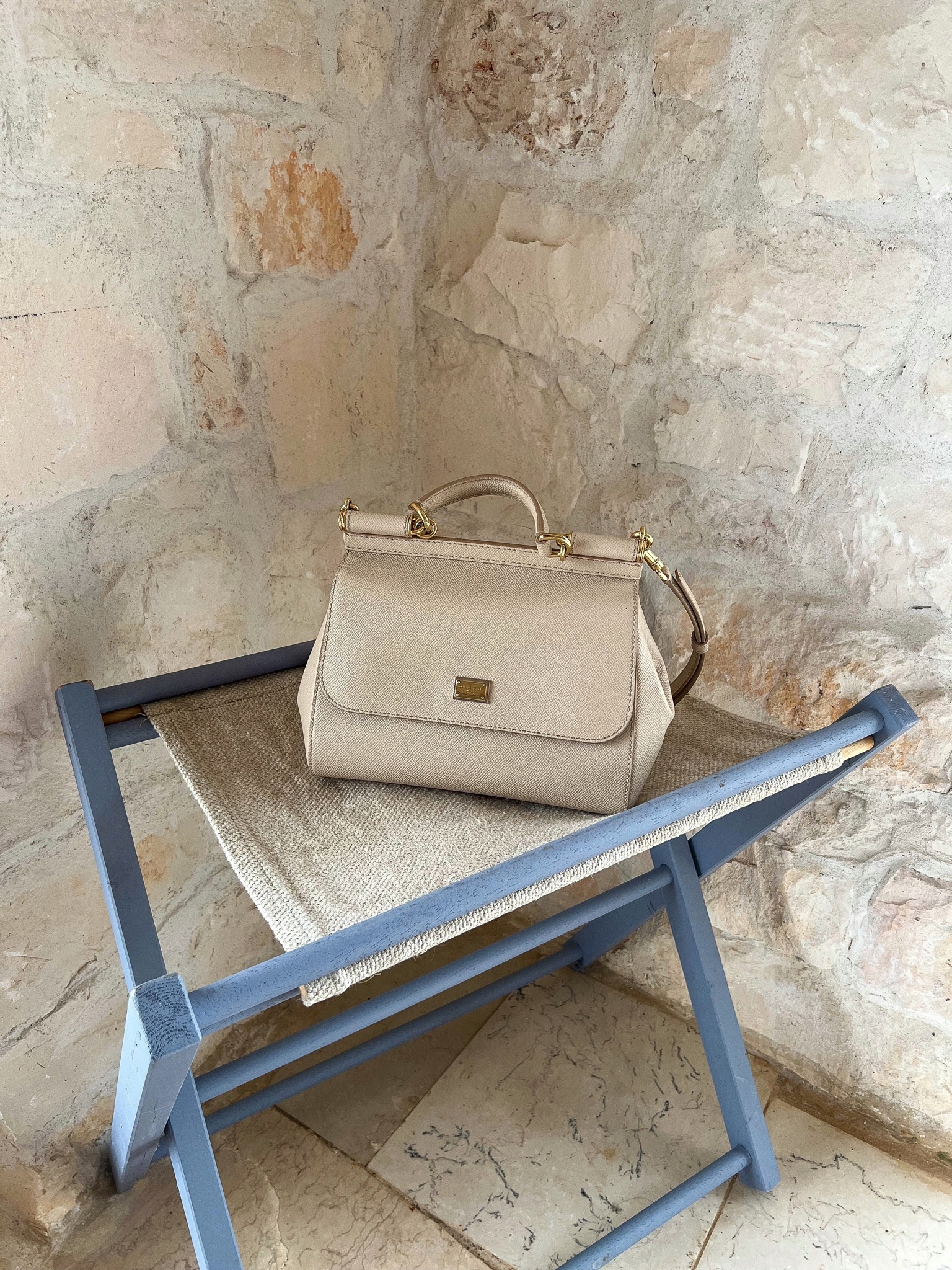 Dolce & Gabbana -  Borsa tote Sicily 🤍

must have accessories, Farfetch, white leather bag, luxury bags, MyTheresa, Luisaviaroma, The double F, Italia. 

#LTKeurope #LTKitbag