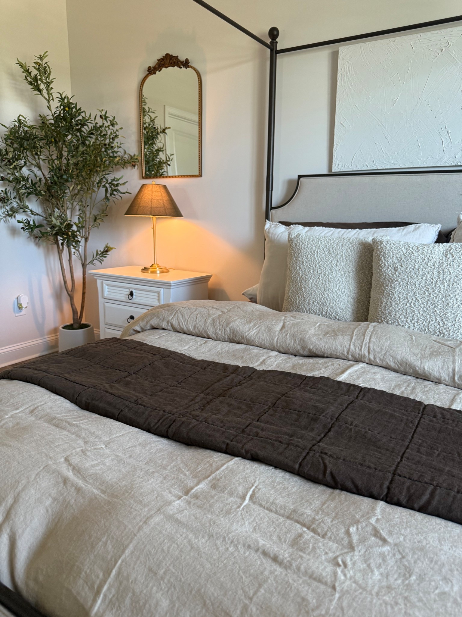 Truly obsessed with my Quince bedding 🤎 The quality is unmatched, the fabrics feel so luxe, and their neutral color palette is everything. These espresso brown sheets are the perfect cozy, elevated touch.

#QuinceHome #QuinceBedding #NeutralHome #BedroomInspo #LuxuryForLess #EspressoBrown #CozyHome #LTKHome #HomeEssentials

#LTKHome