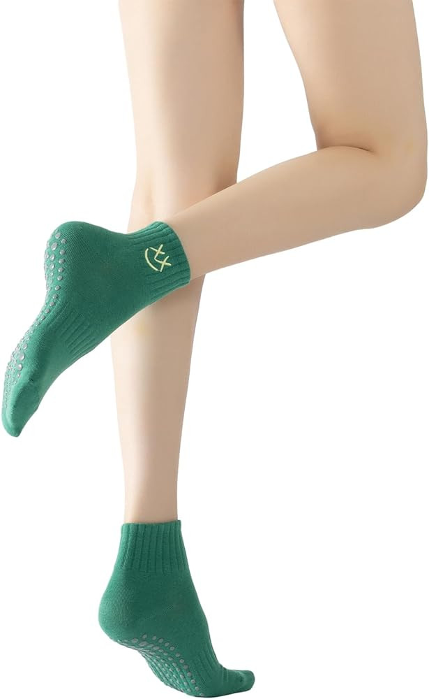Yoga Pilates Socks with Grips for Women Non Slip Colorful Cushioned Ankle Socks for Barre Ballet ... | Amazon (US)