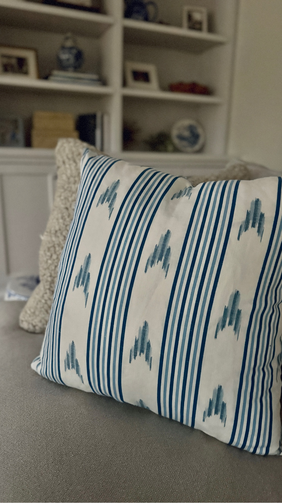 New favorite pretty pillows – available in a range of sizes + colors 

home decor living room bedroom blue and white coastal traditional decorative pillow 

#LTKHome