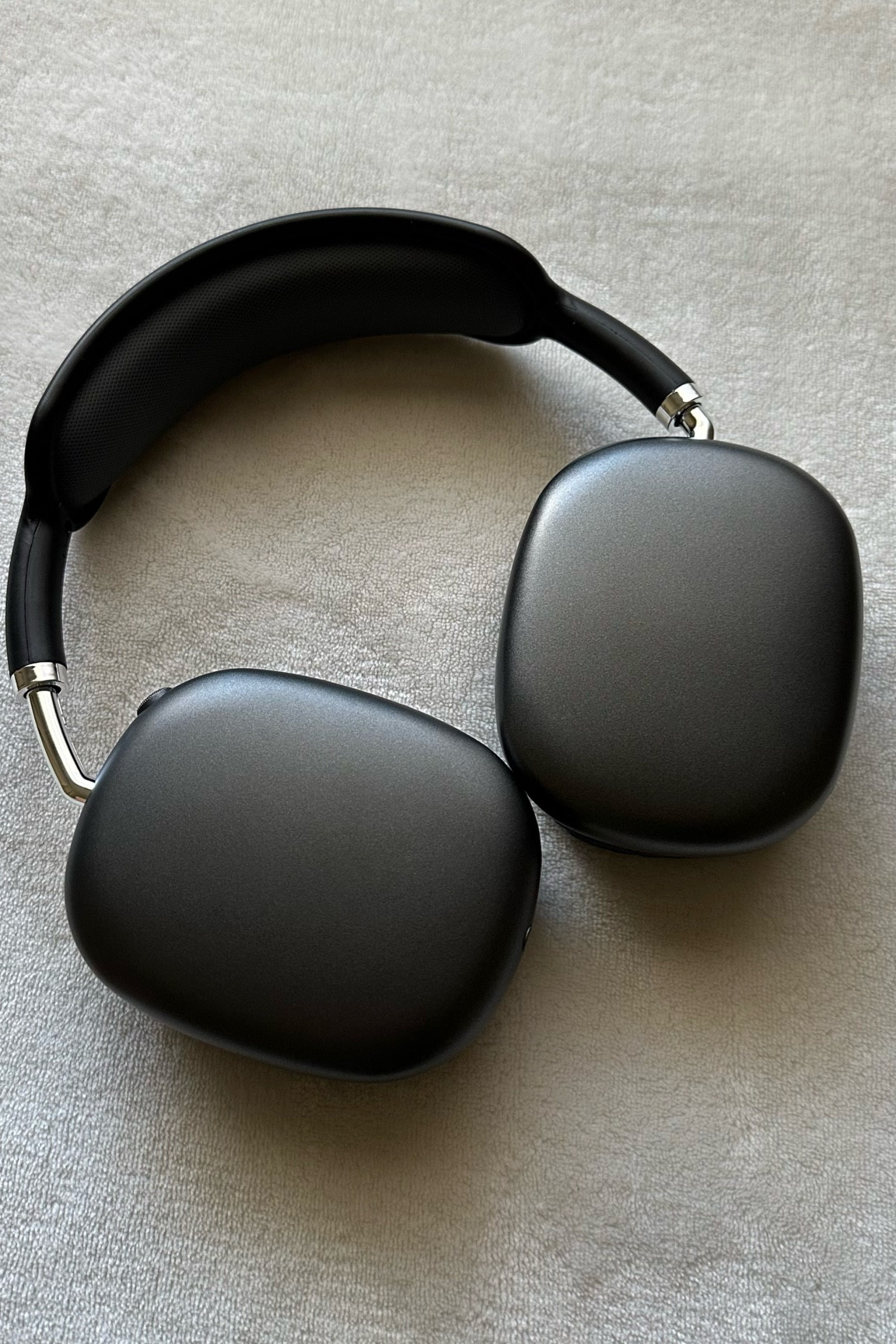 AirPod Max Dupe from Amazon! Absolutely amazing quality, stylish and the best for a good workout😮‍💨✨

#LTKfindsunder100 #LTKsalealert #LTKfitness