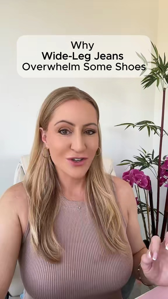 The shoe you wear with wide-leg jeans matters—but so does the hem length.

A wider jean hem creates more visual volume, so a shoe with a visible almond or pointed toe can give the outfit a cleaner finishing point. Platforms and more substantial soles can work beautifully too, especially when the hem is adjusted for the added shoe height.

Pro tip: If your wide-leg jeans suddenly look boxy, check where the hem ends before blaming the shoes. A slightly longer, fluid hem can completely change the silhouette.

I’m linking wide-leg denim + shoe options that make this proportion easier to recreate. 🤎

#WideLegJeans #DenimStyle #JeanStyling #ShoePairing #StyleOver40 #FallStyle #DenimTips
