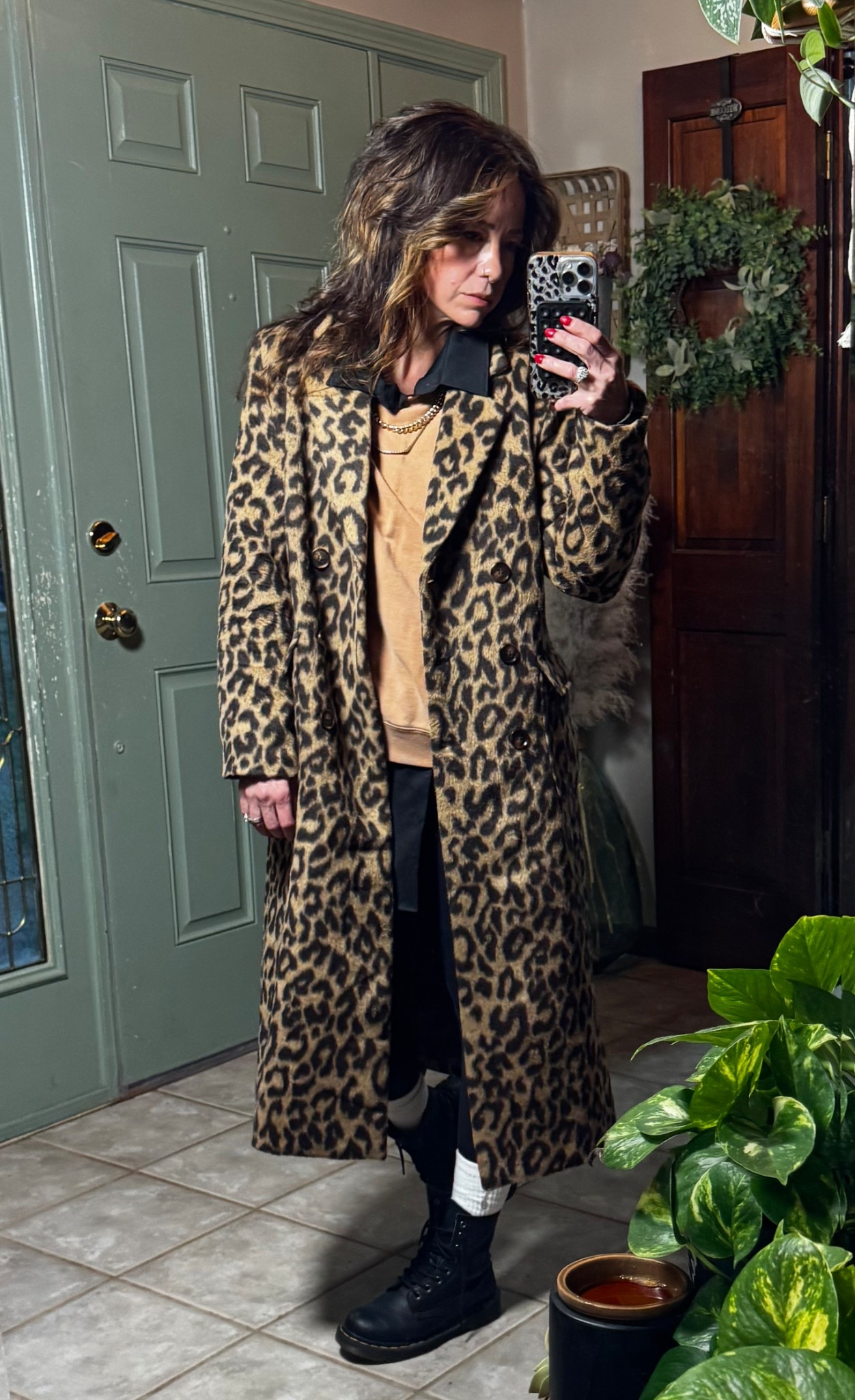 Leopard coat season will always be a yes for me. 🐆✨
Throw it over a simple neutral outfit and suddenly you look like you have your life together… even if you’re just running errands, training clients, and heading to the salon.

This coat instantly elevates leggings, boots, and a basic top into a whole moment. Cozy, confident, and a little extra — exactly how I like it.

#LTKmomlife #LTKOver40 #LTKPetite