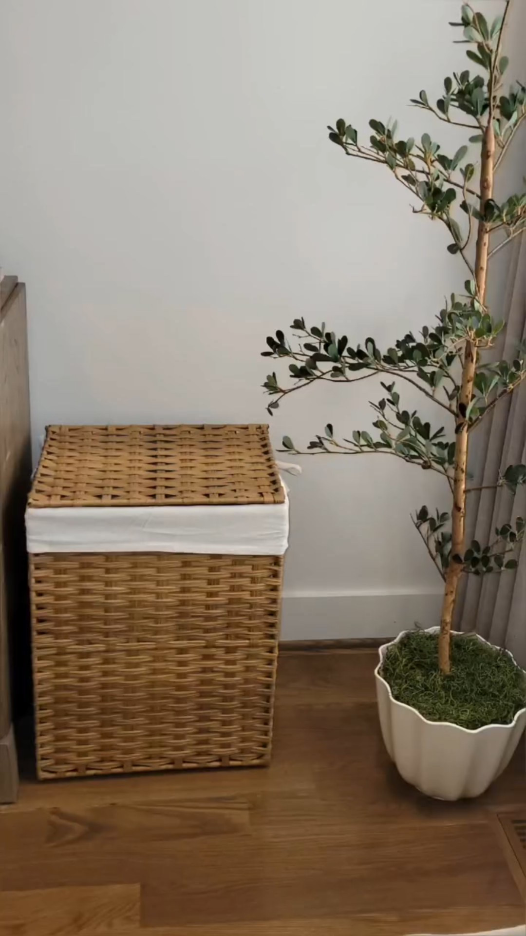 Dale estilo a tu rutina diaria con la  Laundry Hamper, perfecta para mantener tu ropa sucia organizada 🧺✨
Con forro extraíble lavable, tapa para ocultar la ropa fácil de mover y almacenar 💛💪 �

Comenta laundry y recibe el link de este post en mi LTK🔗

 #LaundryDay #amazonhomefinds#LaundryHamper #SONGMICS #LaundryRoomGoals

#LTKmomlife #LTKHome #LTKdayinmylife
