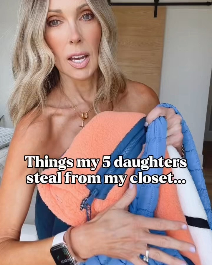 A quick roundup of the FP Movement pieces that my 5 daughters steal from my closet. I think this means I'm a cool mom !  

@fpmovement #fpmovementpartner