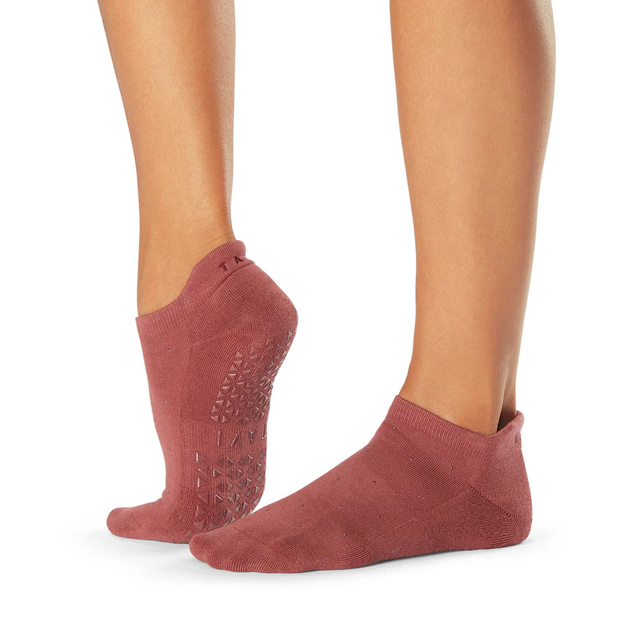 Savvy Grip Socks | Tavi