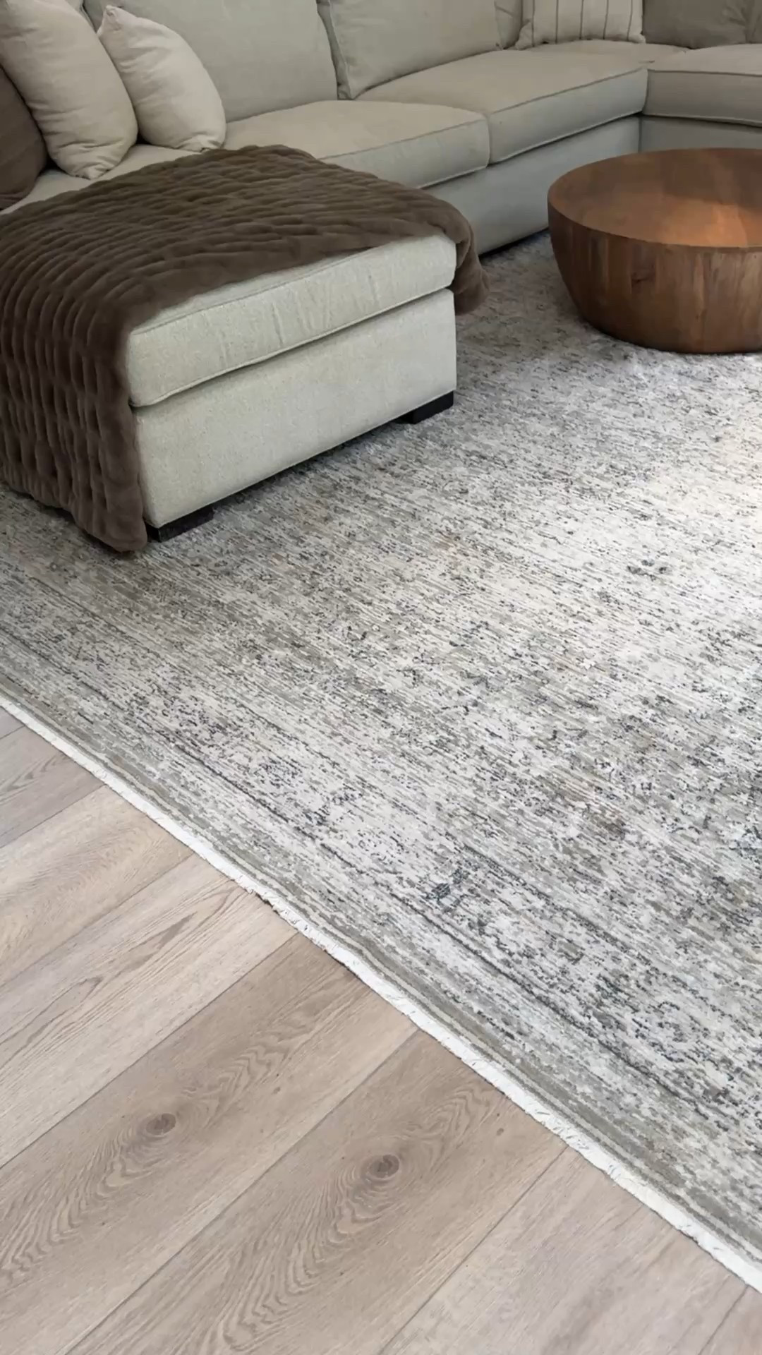 My living room rug is over 50% off right now!! It’s the perfect neutral rug! @wayfair #wayfairpartner

#LTKHome