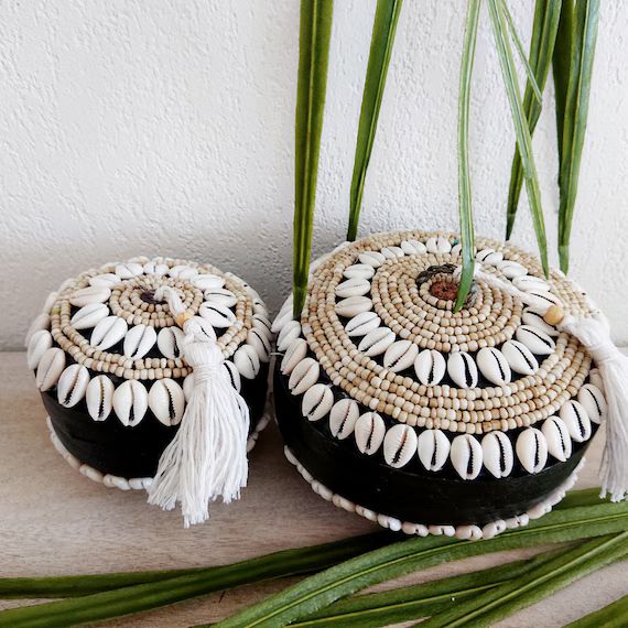 Round boxes in black bamboo braided with pompom | Etsy (US)