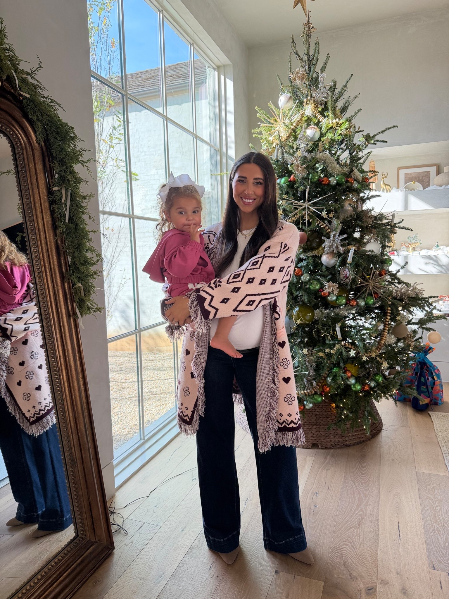 Love the bandana print tend!! And this cardigan is comfyy✨
Cardigan: medium 
Code: DEDE35

Dressupbuttercup.com #dressupbuttercup #dederaad

#LTKSeasonal #LTKSaleAlert #LTKHoliday