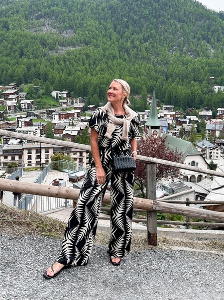 Night out in Zermatt…it will definitely involve cheese! This set is so lightweight & fun for mixing & matching. Code JUNE20 saves you 20% off this weekend! 

#LTKFindsUnder100 #LTKTravel #LTKOver40
