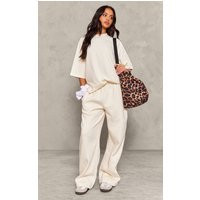 Petite Cream Oversized Wide Leg Joggers | PrettyLittleThing UK