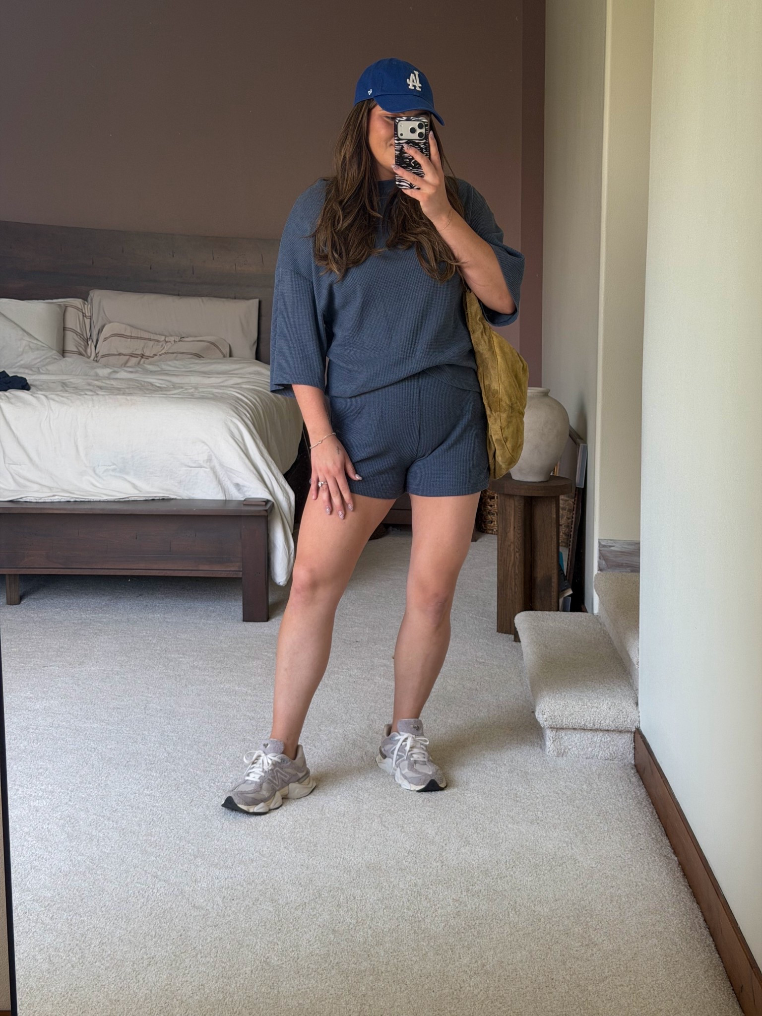 Mom on the go outfit of the day! Running errands and doing all the sports moms/soccer Mom/baseball Mom stuff today! 

Wearing size large, also wore this in my pregnancy and it was perfect perfection -definitely maternity and bump approved!