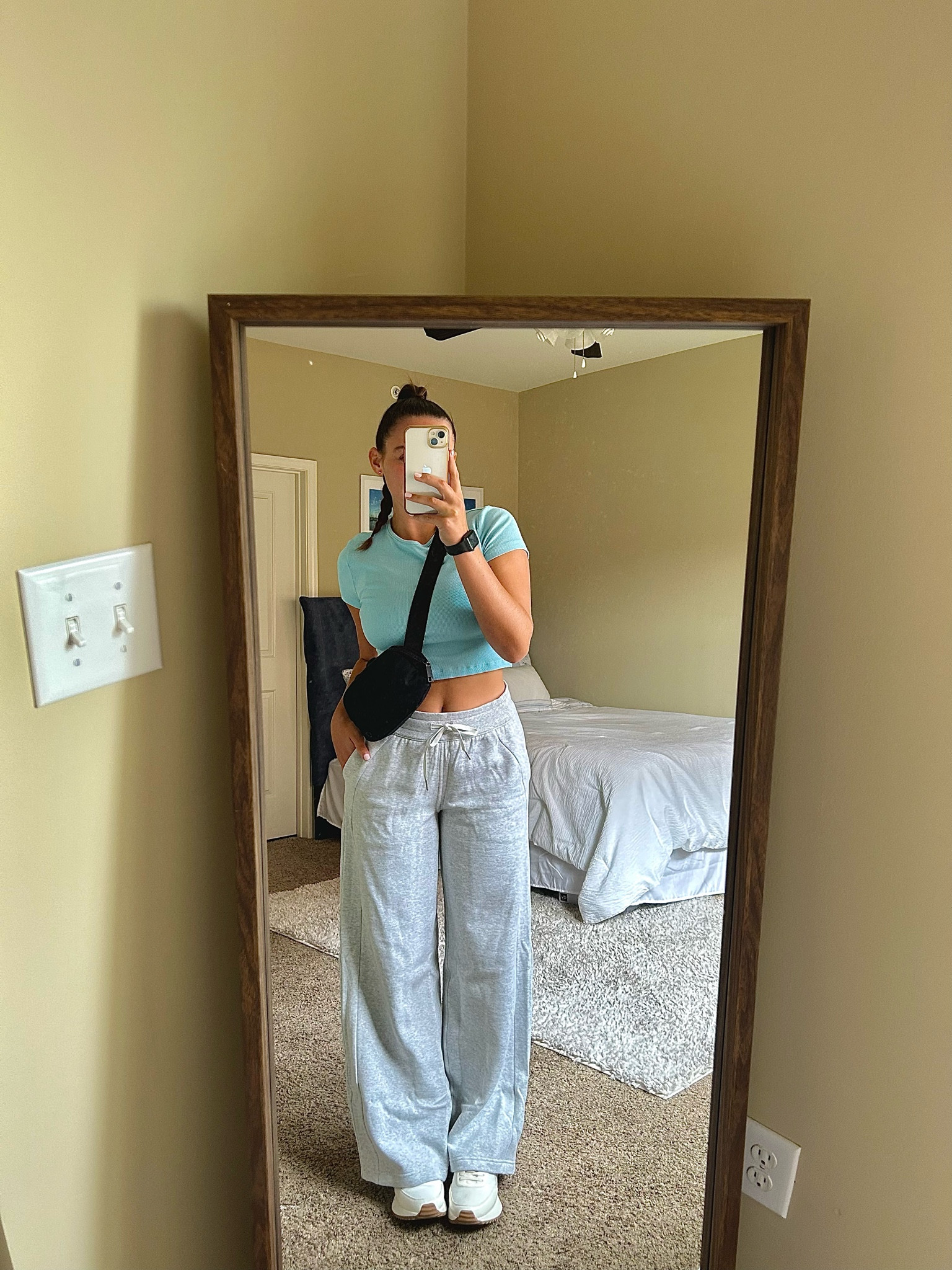 Athleisure outfit ideas! #sweatpants #lululemon #summertofalltransition #cutesneakers

#LTKstyletip #LTKshoecrush #LTKBacktoSchool