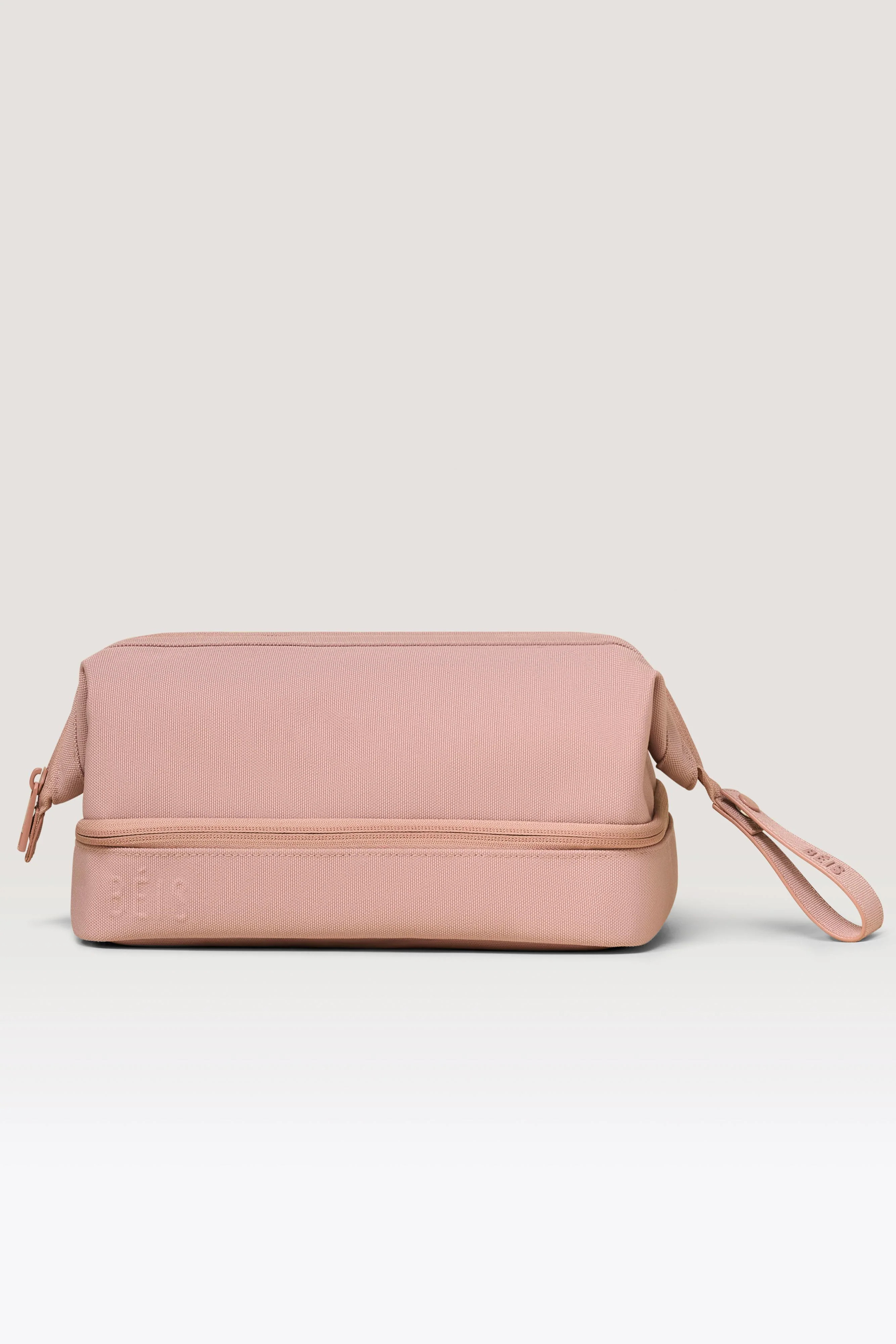 B\u00c9IS \u2018The Dopp Kit\u2019 in Atlas Pink - Pink Womens Dopp Kit & Toiletry Bag | BEIS