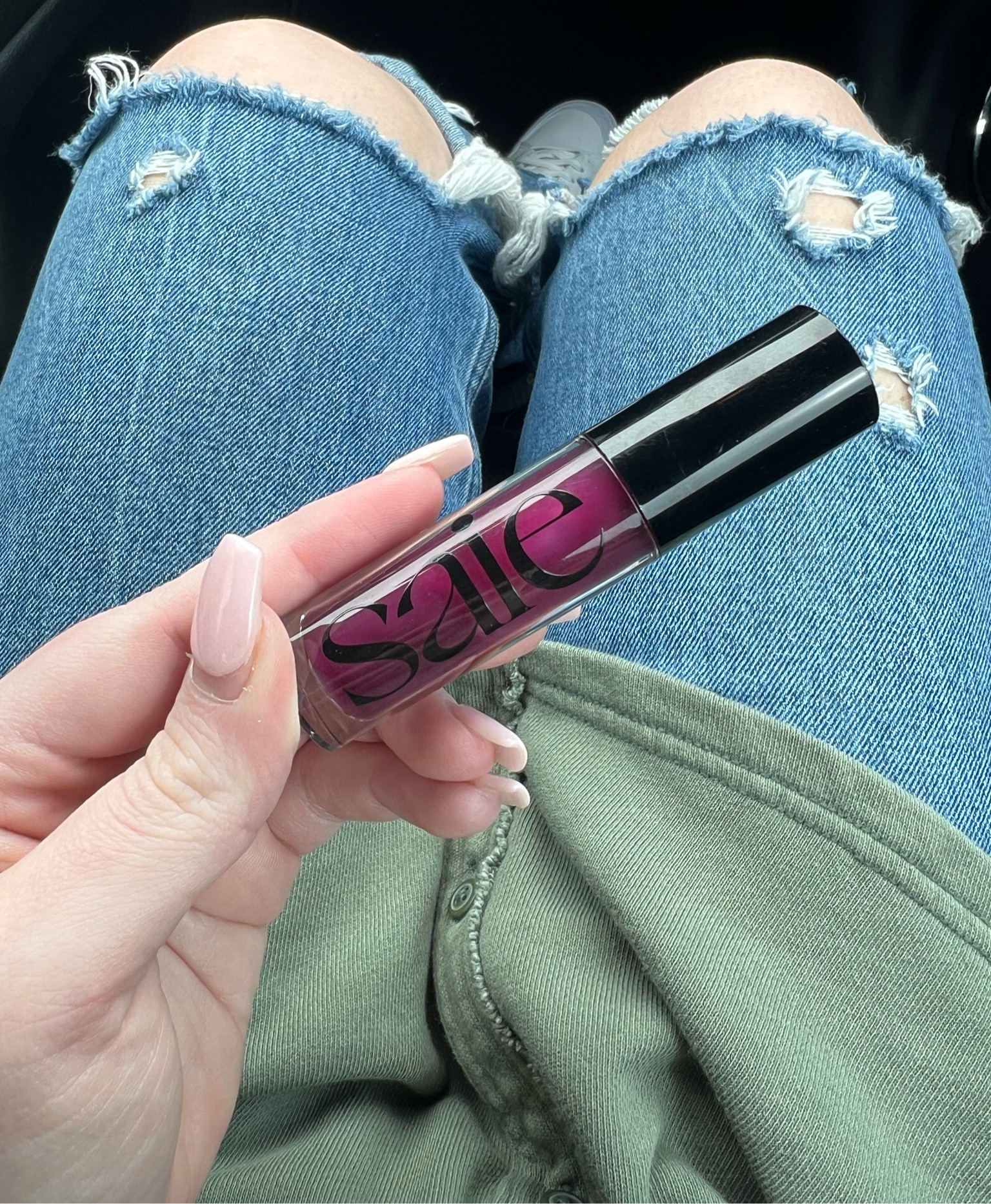 Favorite Lip Oil right now!!💄

Obsessed with this color is not purple on, like a “berry” natural lip color & super hydrating!!

#LTKbeauty